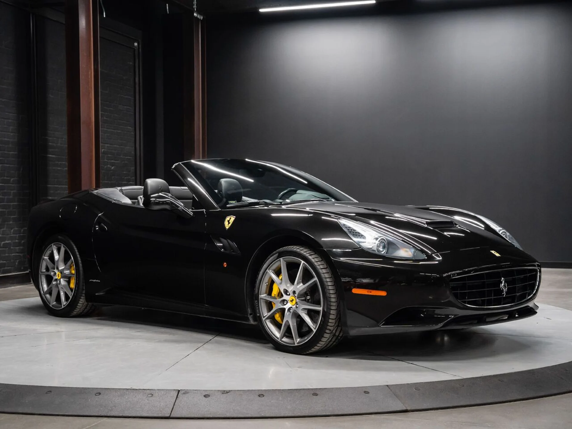 mph020_2691674280_ferrari_california_2011_8ec214db80