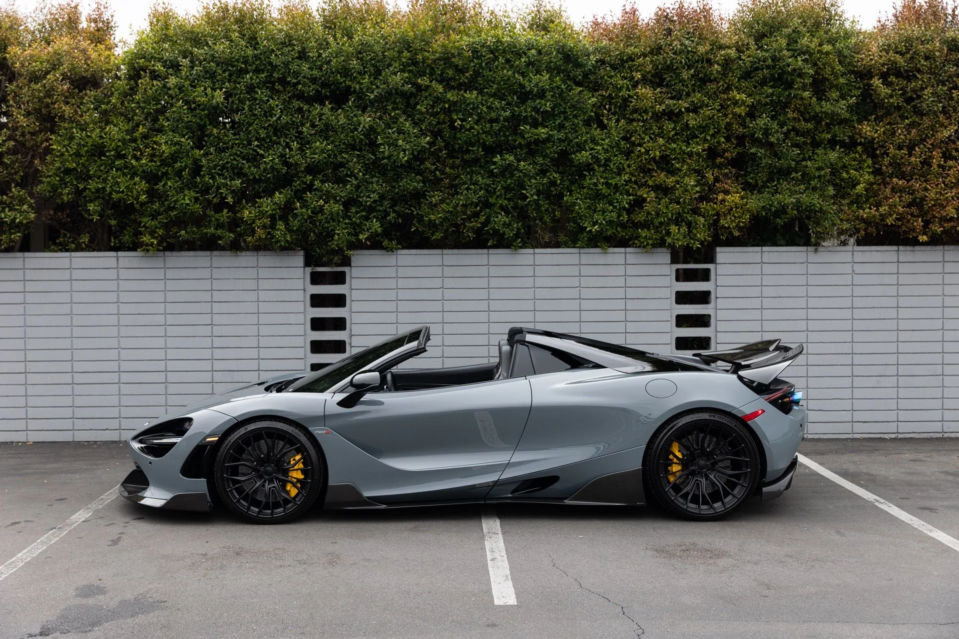 mph020_269222194_Used_2020_Mc_Laren_720_S_Spider_Luxury_1748047983_80f88e217f
