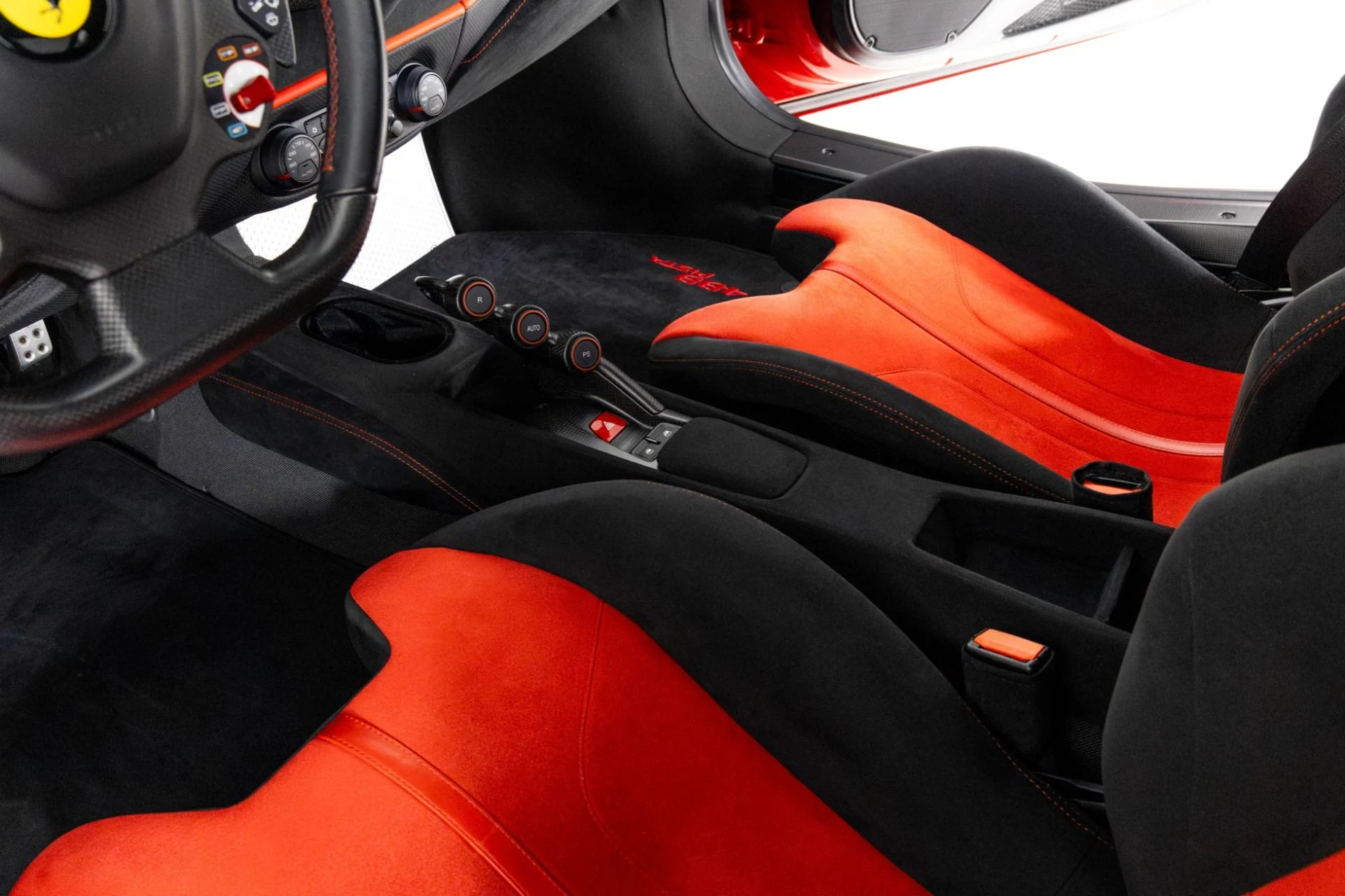 mph020_2699538825_Used_2019_Ferrari_488_Pista_1761352057_f33693ef07