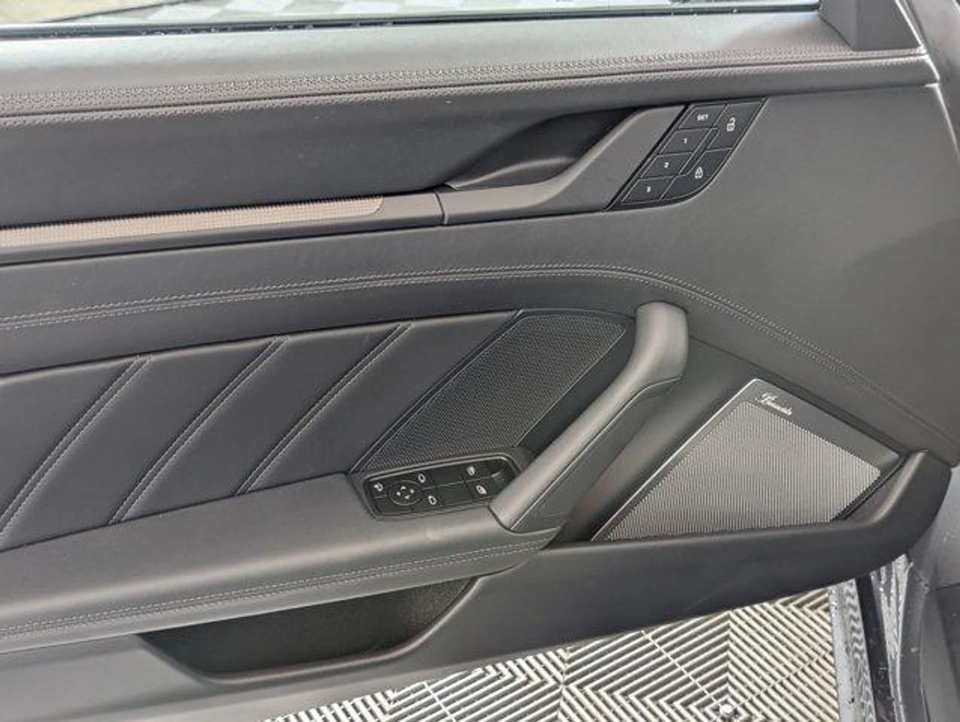 mph020_2704150842_z_Cw_AK_9_Q4i3_Vht4_Xl21_ZBUZ_14n0s_4d98f86807