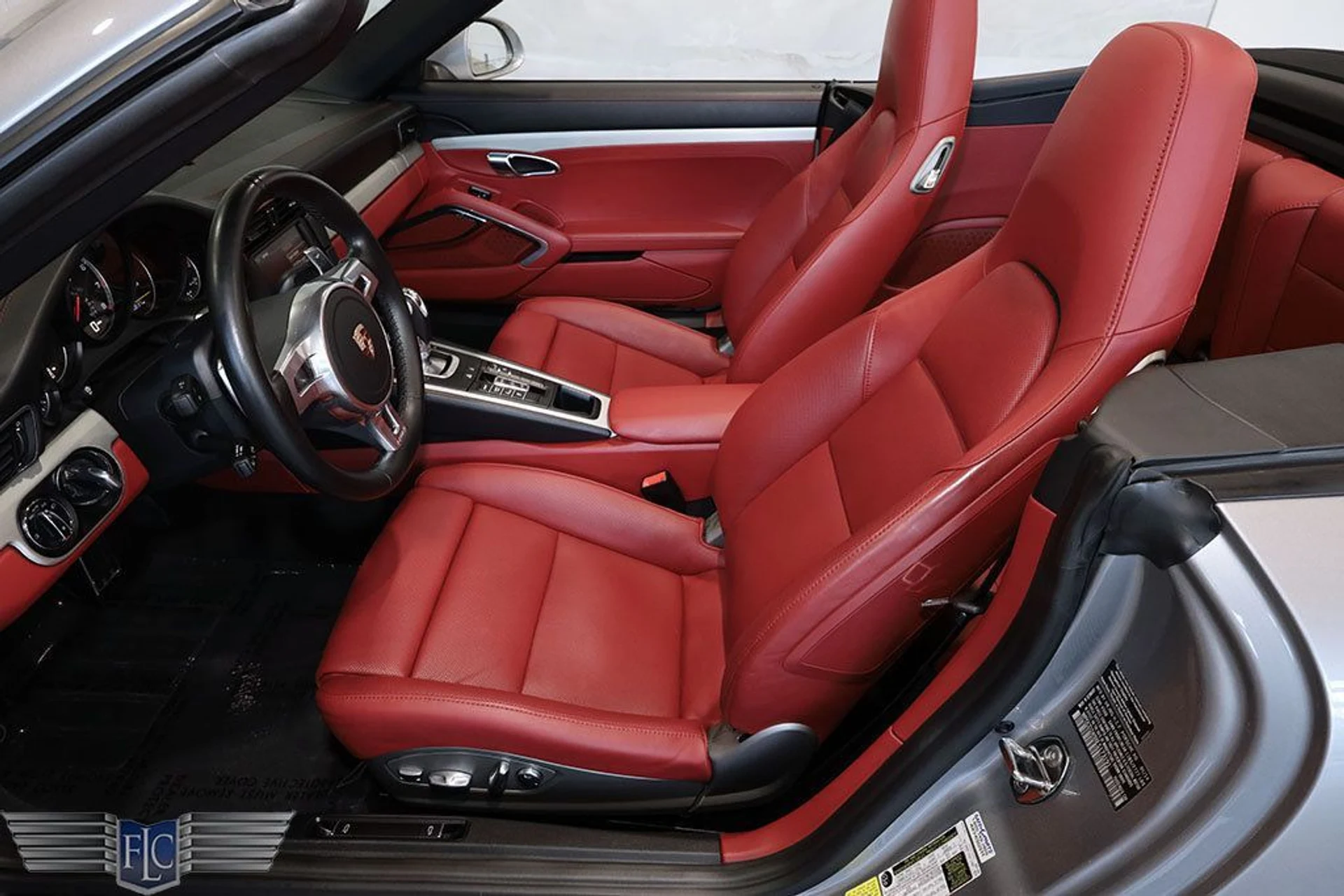 mph020_2704238265_used_2014_porsche_911_turbocabriolet_9689_22886118_21_1024_2382875f0f