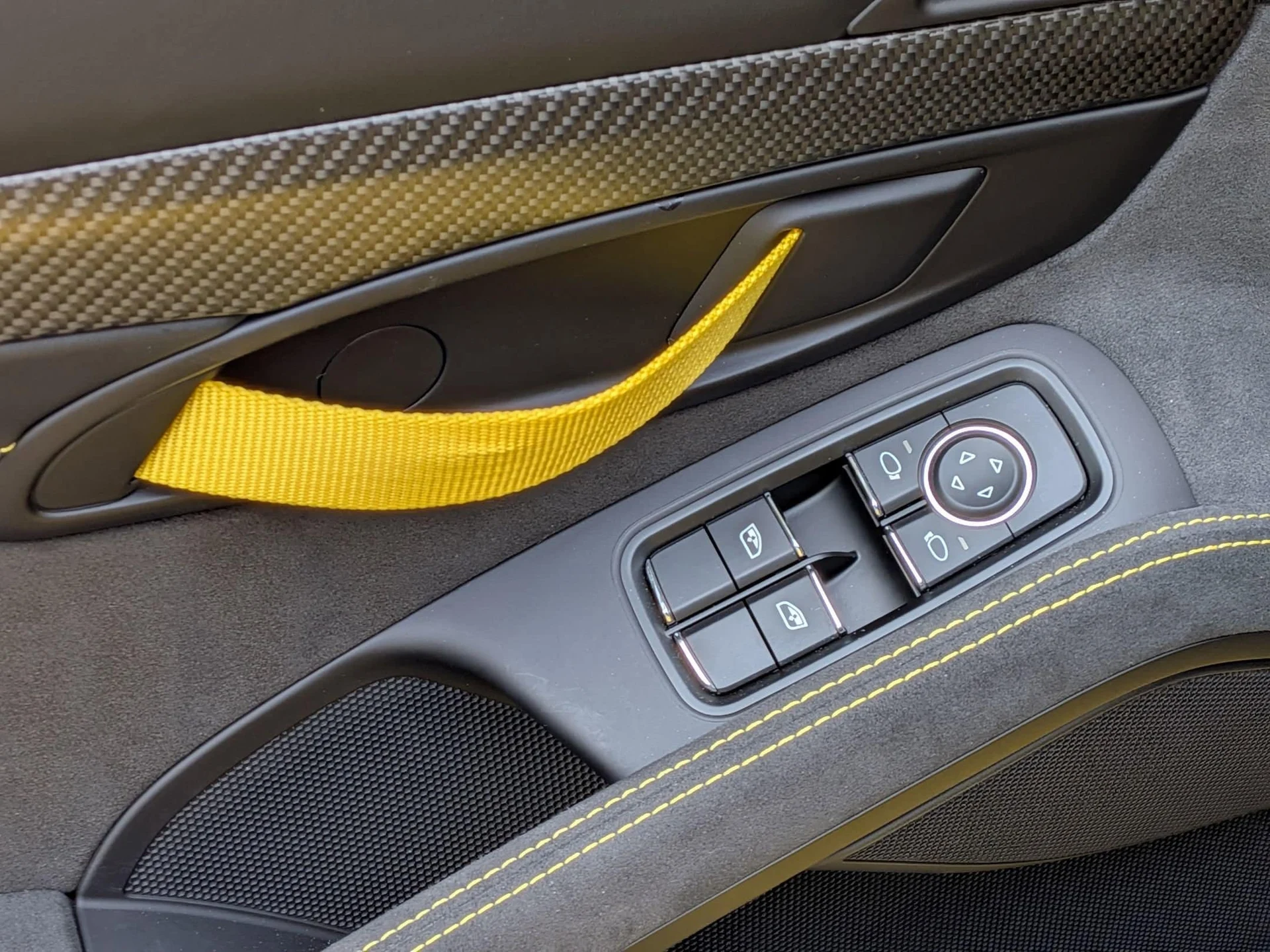 mph020_2709287073_3c4030b55e989b8c4dacb549c5cef9f3x_3de384102b