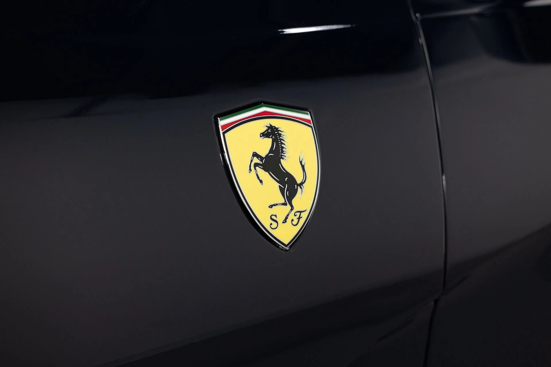 mph020_2710415017_Used_2020_Ferrari_812_Superfast_1779459079_9ffcfddbf7