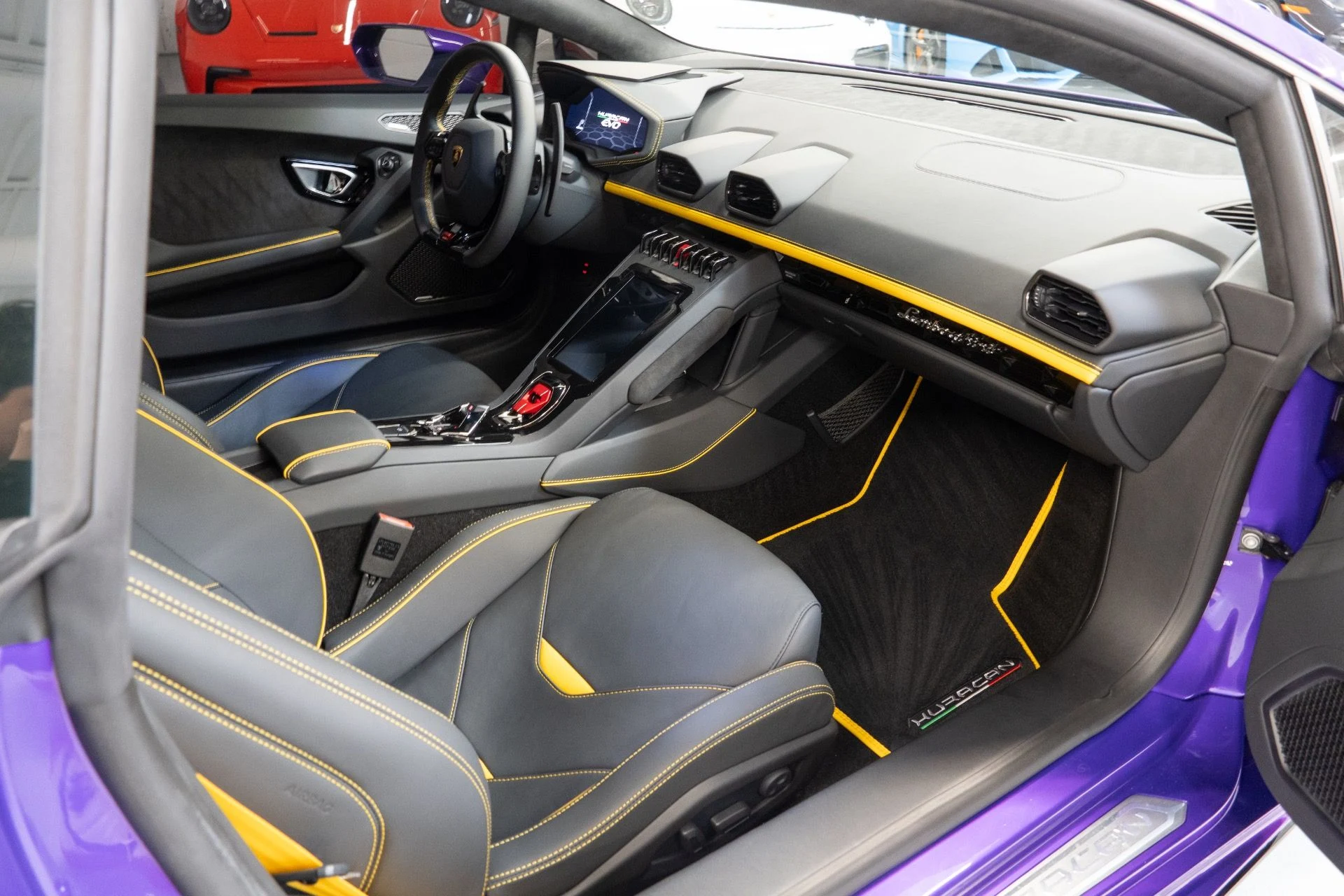 mph020_2714057267_Used_2023_Lamborghini_Huracan_EVO_1759348763_b33dfda73a