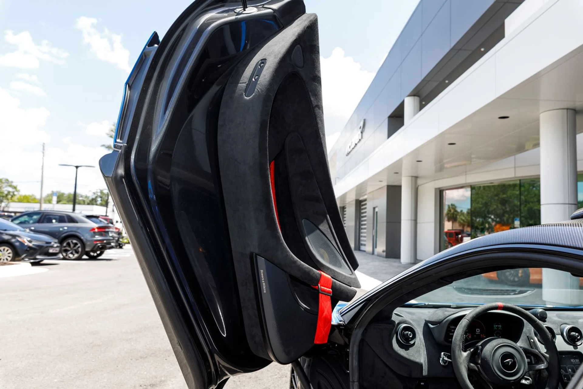 mph020_2716584329_586_p21_l_d88c481698