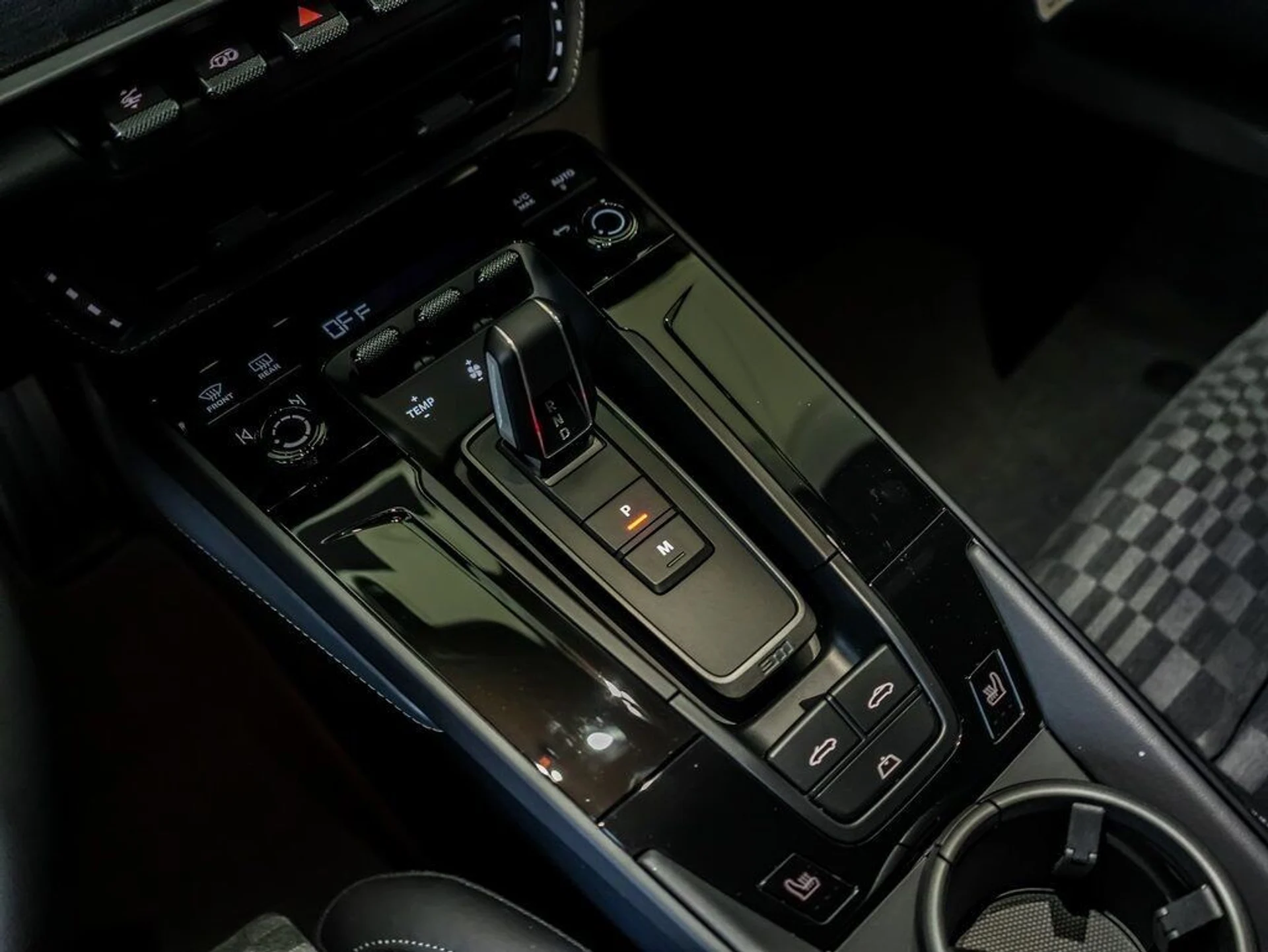 mph020_2718045567_5dfa78fa0fe9d4723b93d711a1ff0b85_4db56bacb5