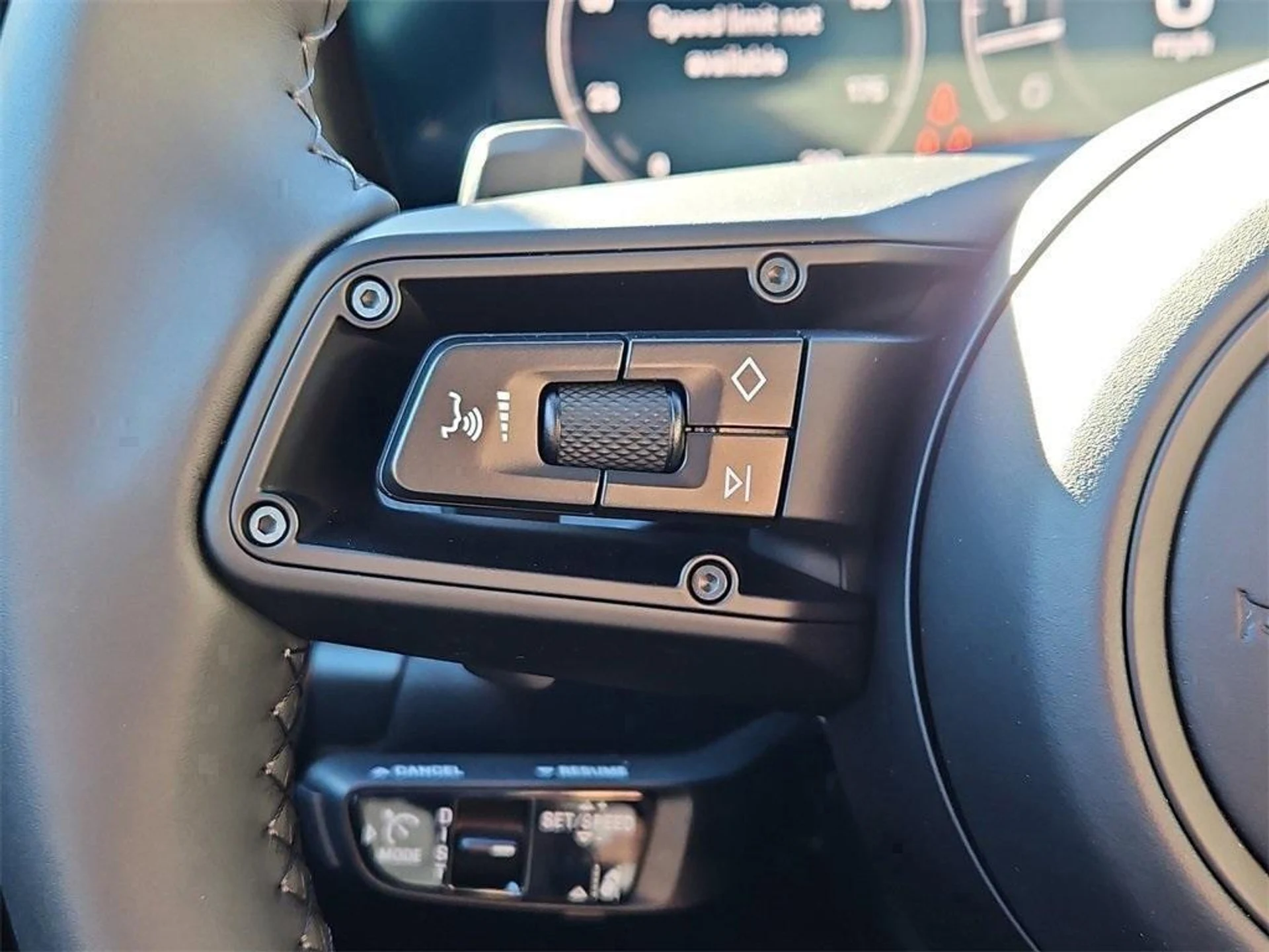 mph020_2718757340_s_AY_Ua9_Tri8wbhka_U_Vu_FC_5_WB_Cafk_593c5a3a51