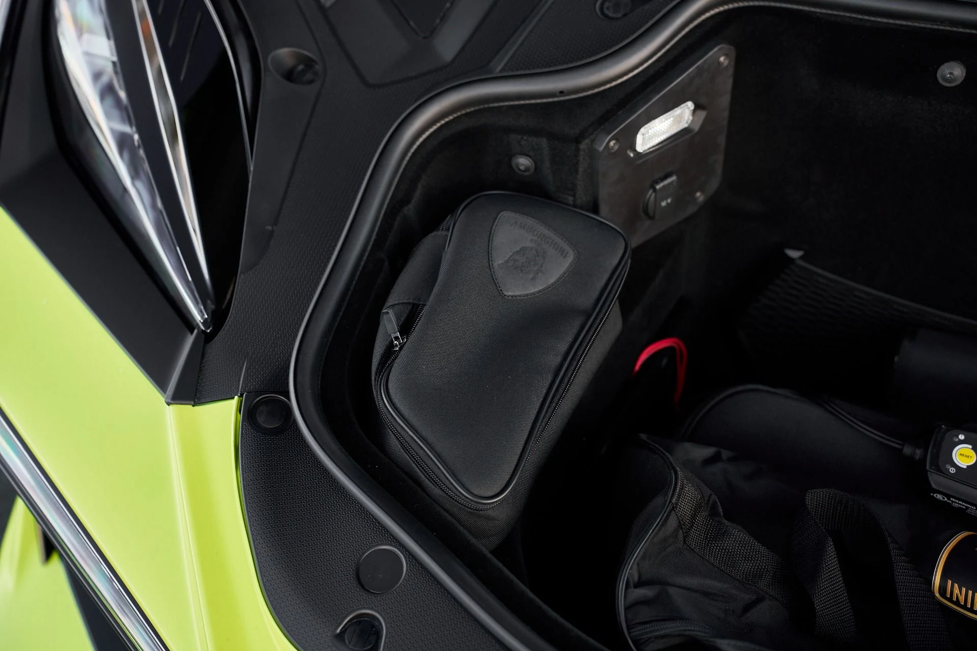 mph020_2720934206_Used_2024_Lamborghini_Revuelto_1763604707_3807e8354a