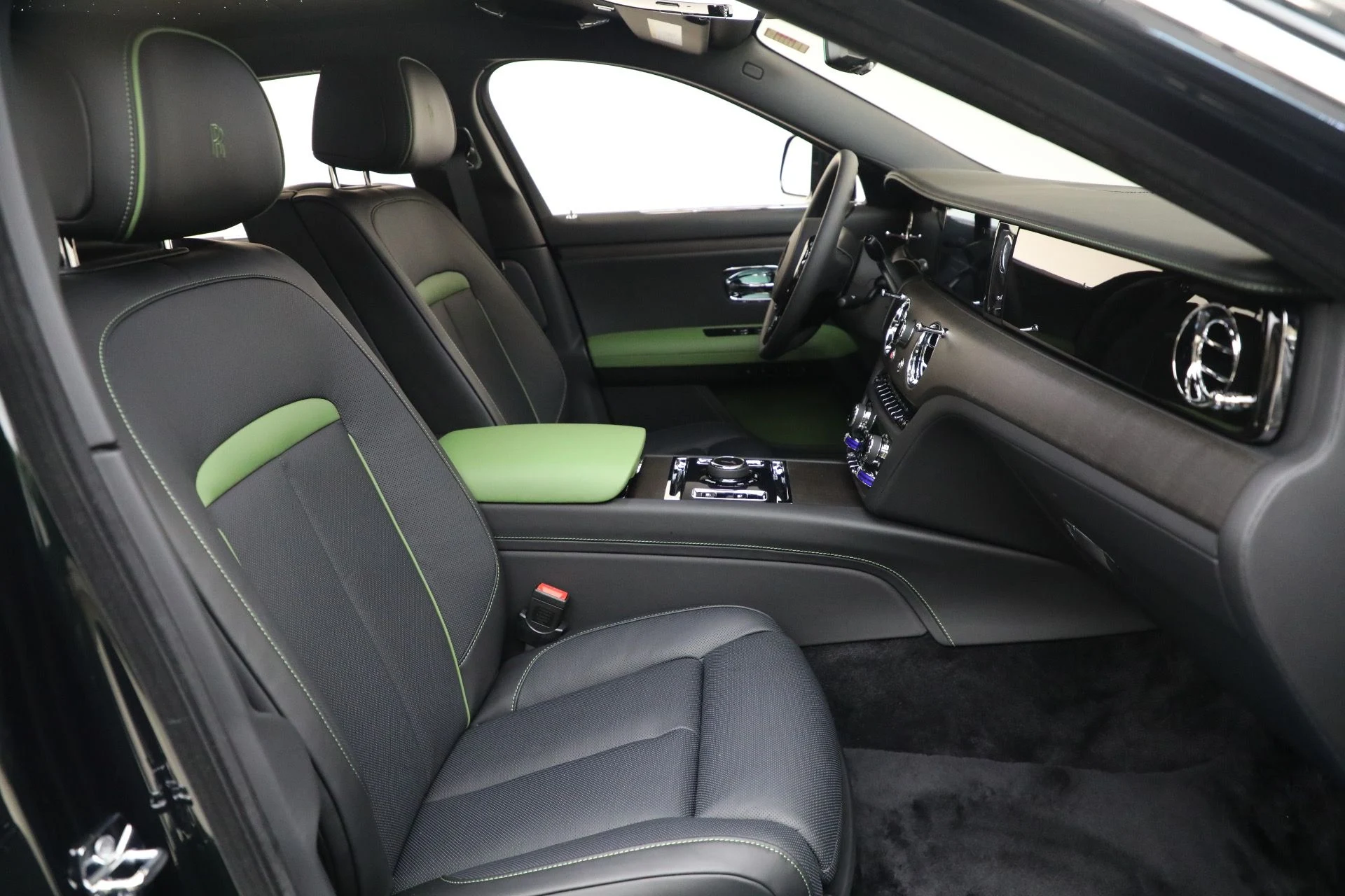 mph020_2726973206_New_2026_Rolls_Royce_Ghost_036b5d42a9