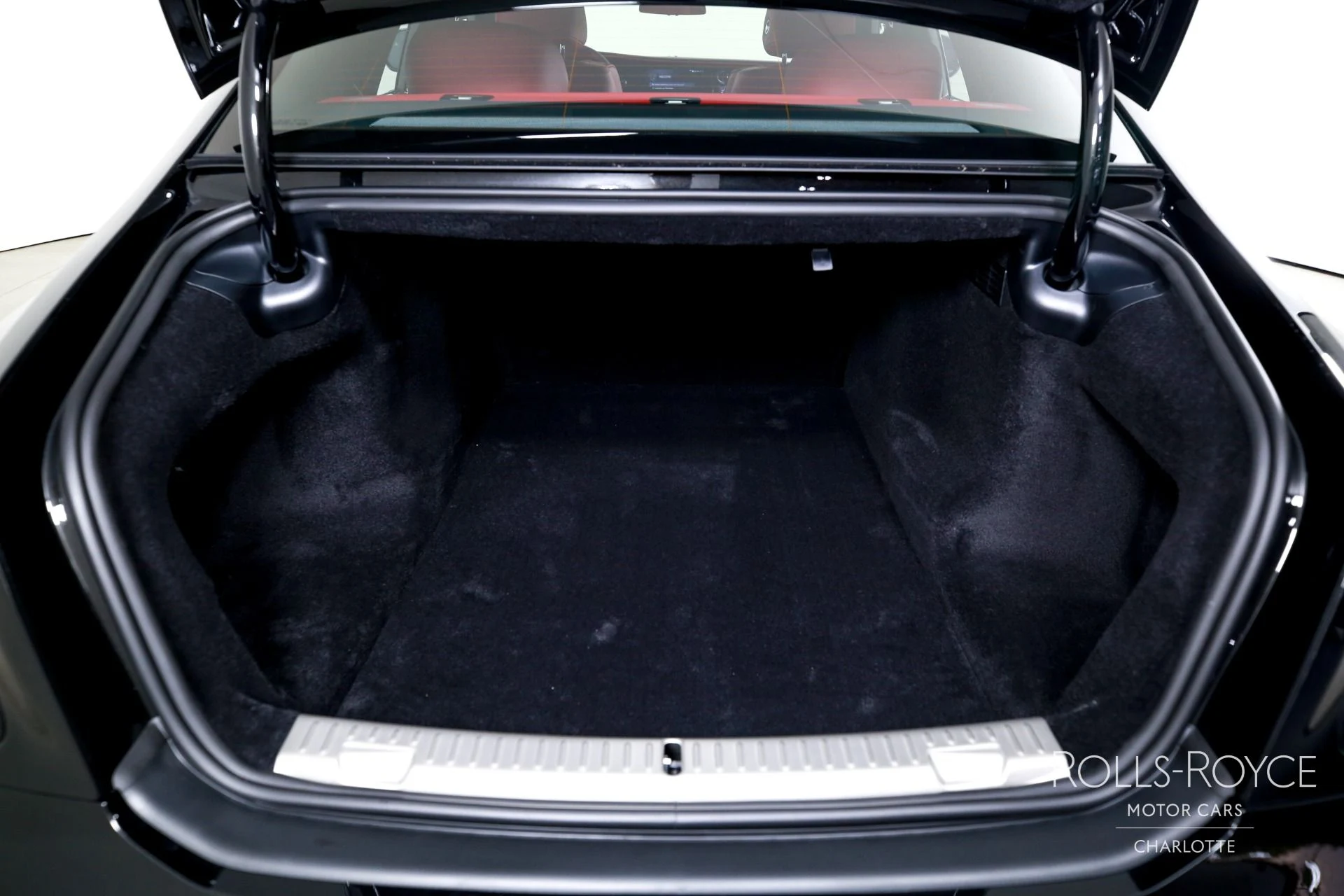 mph020_2737118437_Used_2025_Rolls_Royce_Ghost_1751386071_6b621be05d