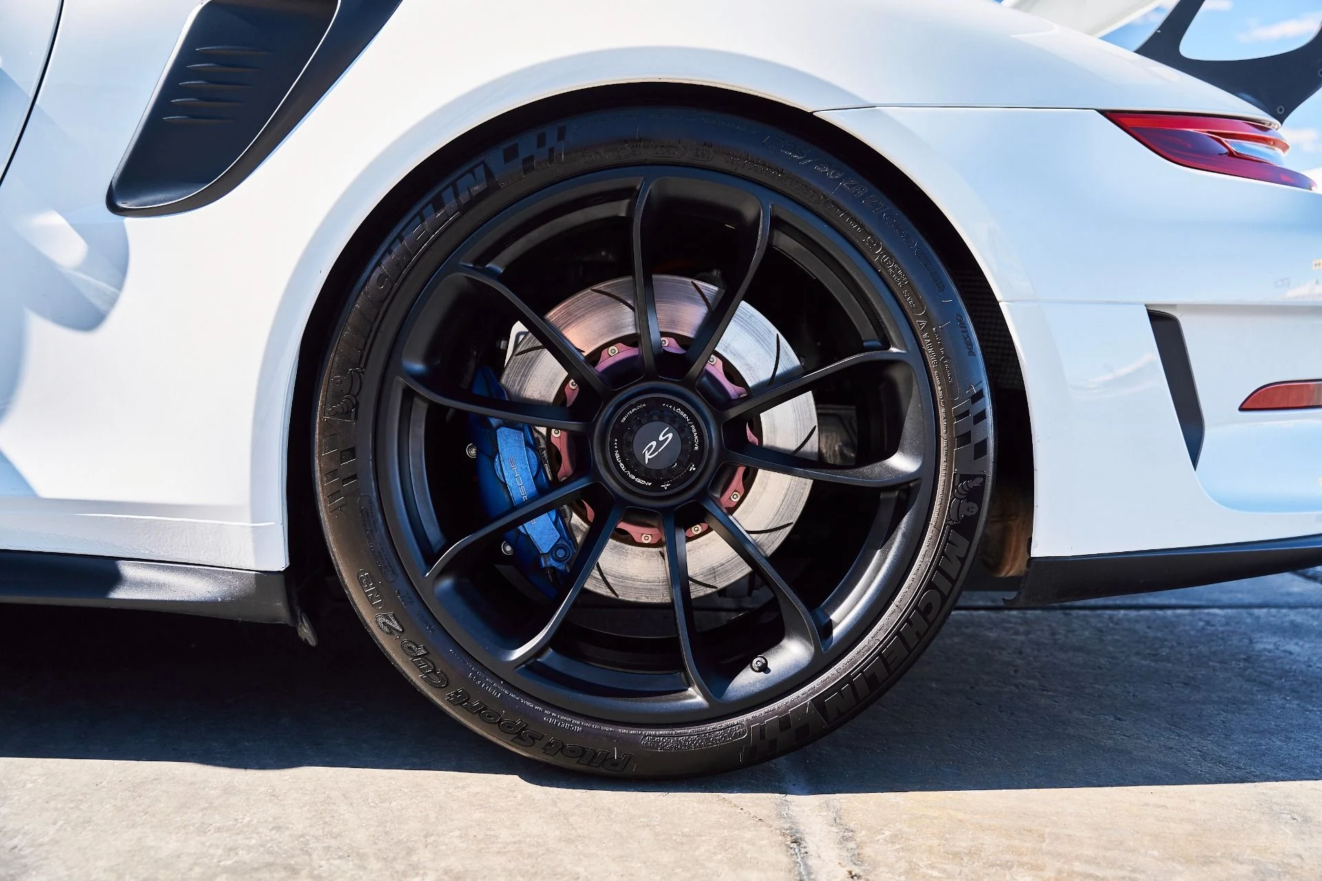 mph020_2739614161_Used_2019_Porsche_911_GT_3_RS_1780421817_66da8535b5