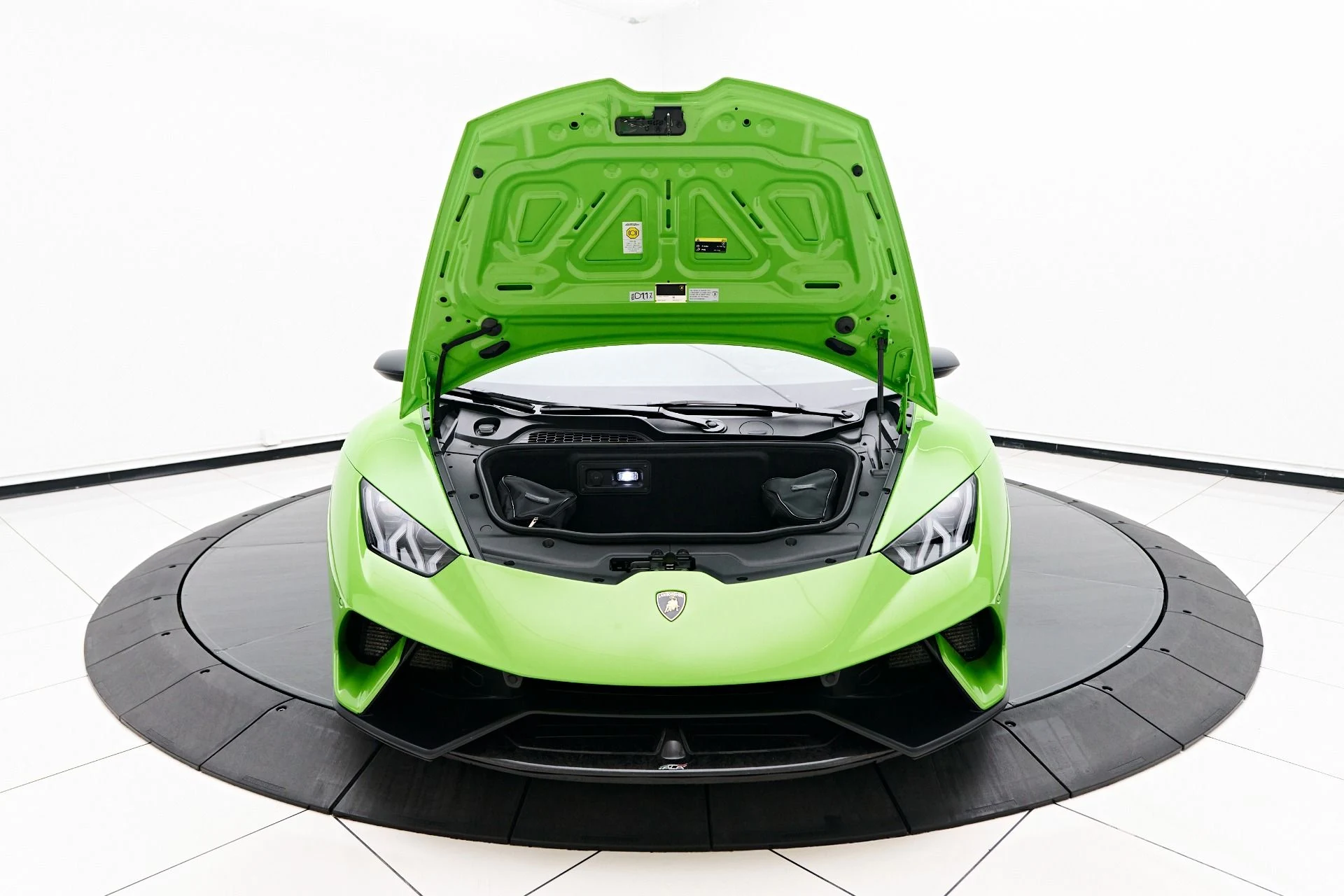 mph020_2740226964_Used_2019_Lamborghini_Huracan_Performante_1757626065_a7b3e99b3f