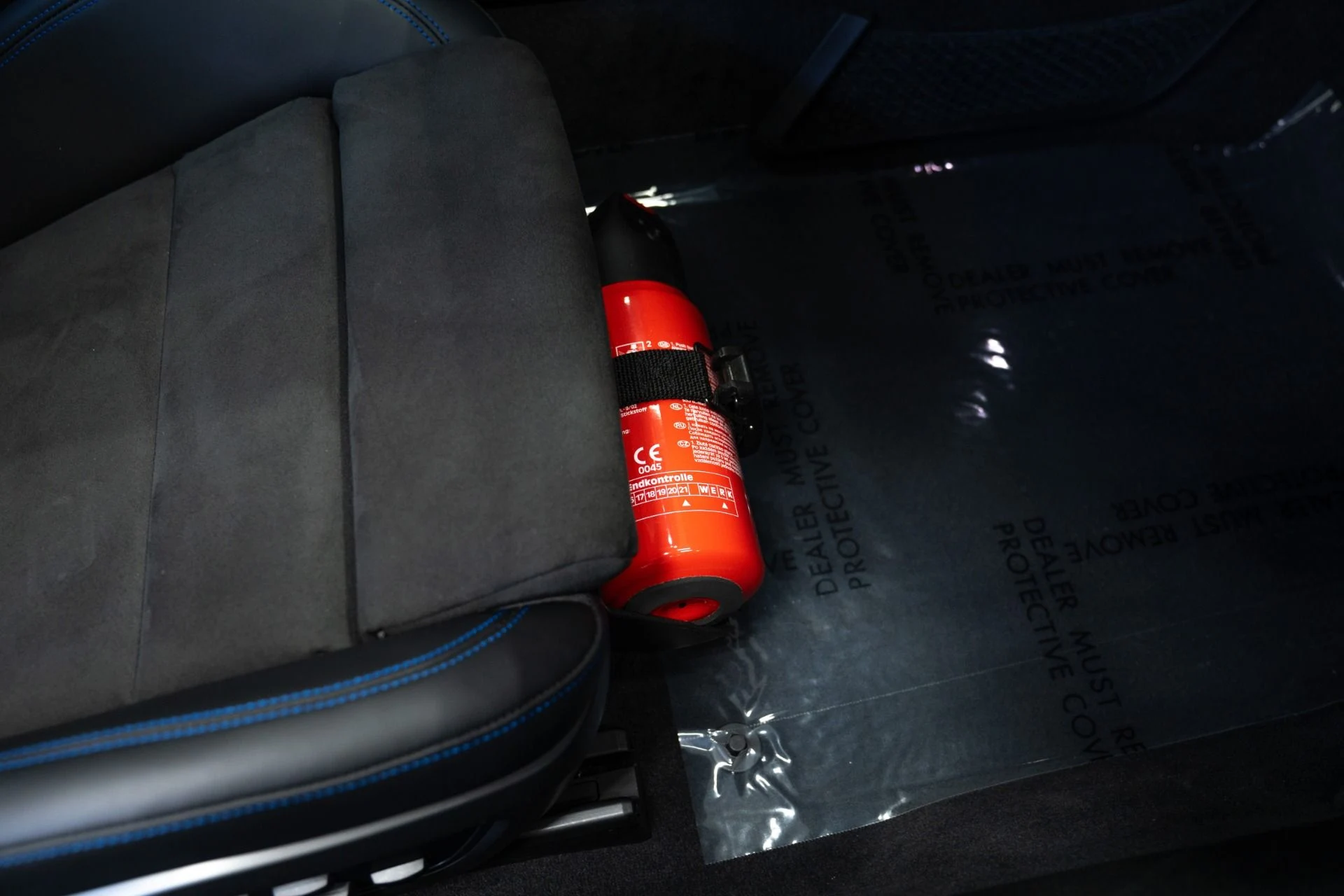 mph020_2740780564_Used_2022_Porsche_911_GT_3_6_Speed_Manual_Low_Miles_Carbon_Roof_Blue_Stitching_1762802258_558ea86fe4