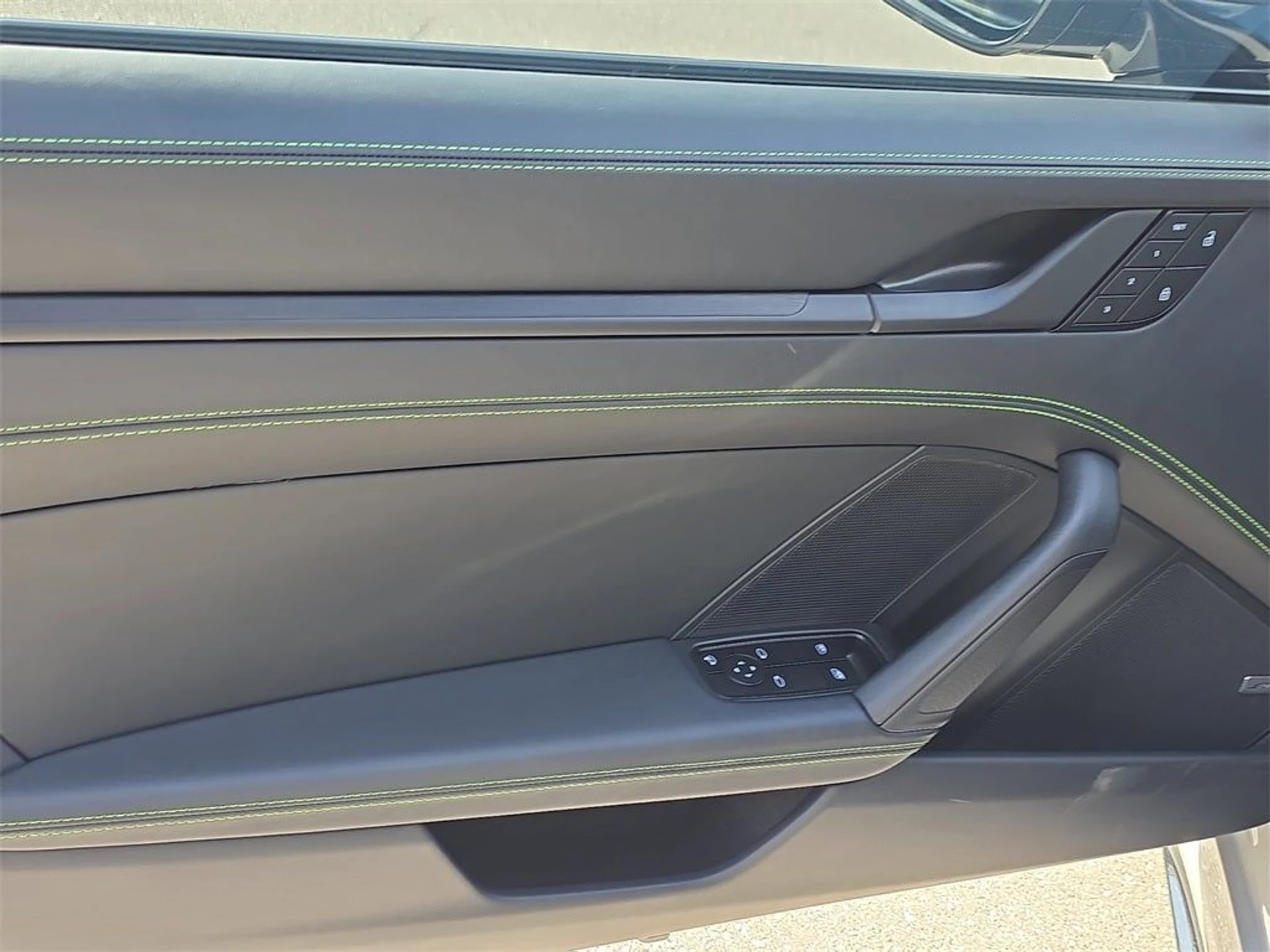 mph020_2747098273_21_7218e7b524