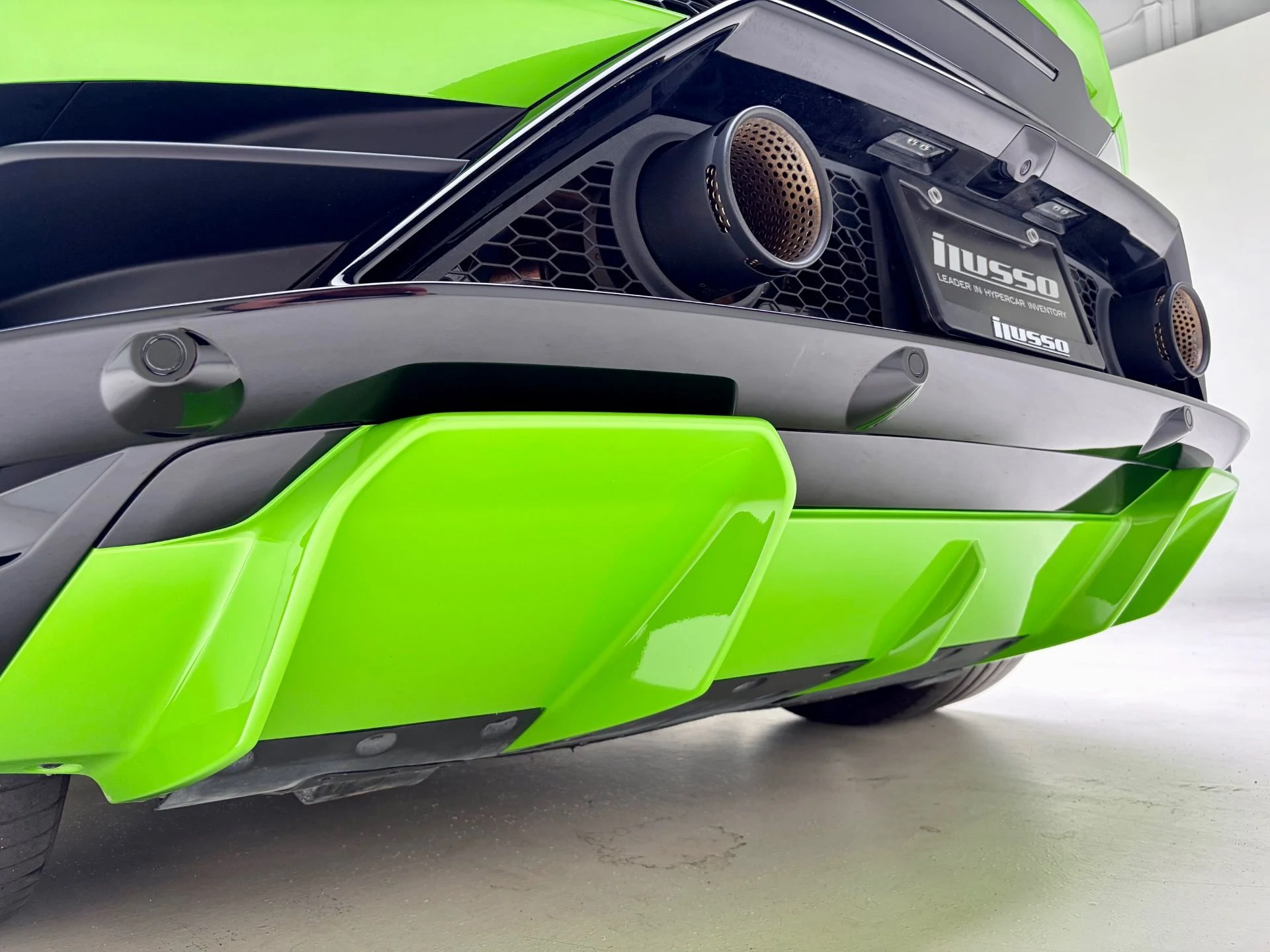 mph020_2748075340_Used_2022_Lamborghini_Huracan_EVO_1777741287_9b71f07cef
