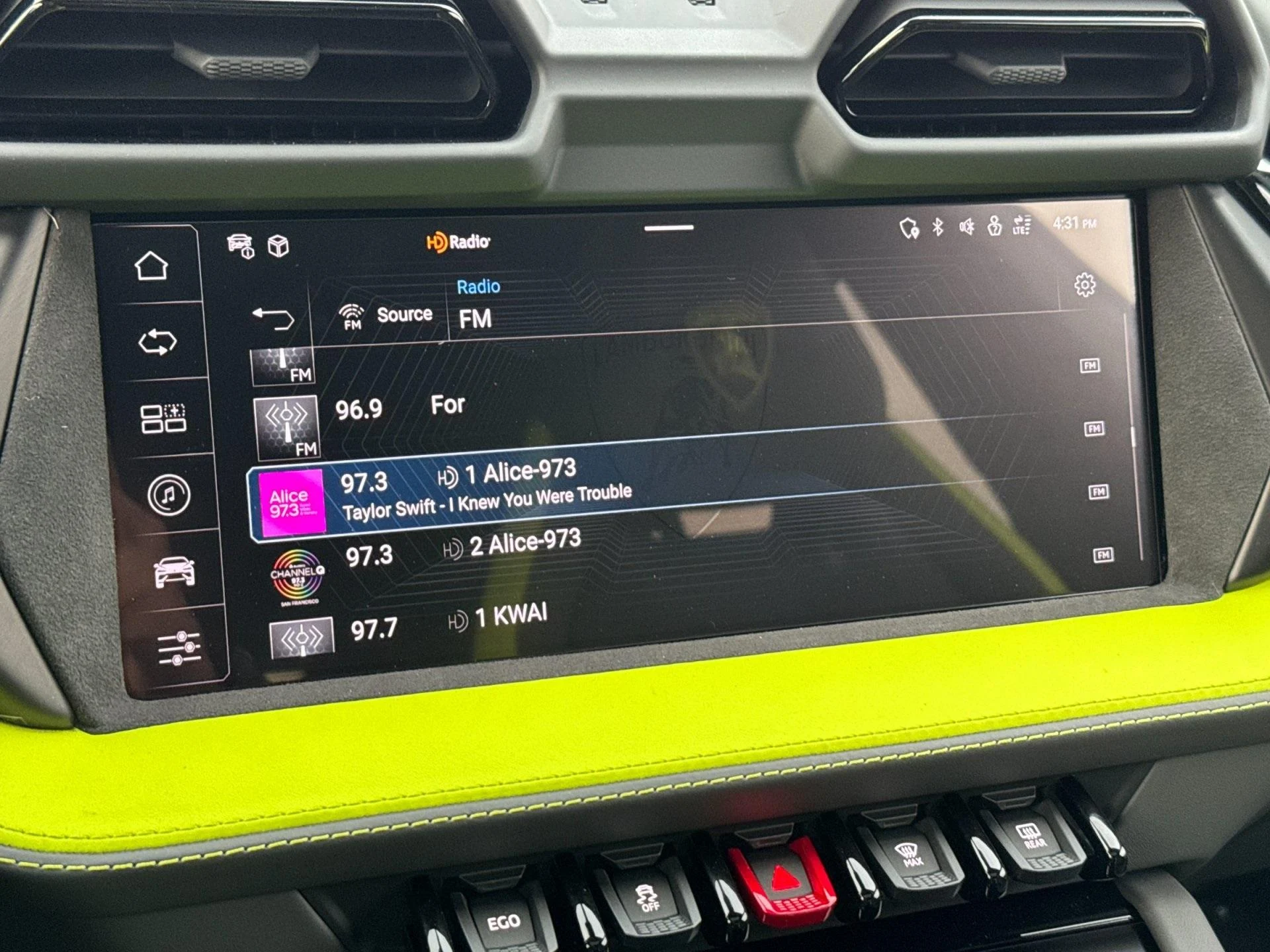 mph020_2749987500_New_2025_Lamborghini_Urus_SE_1770805150_7ceaff2c6e