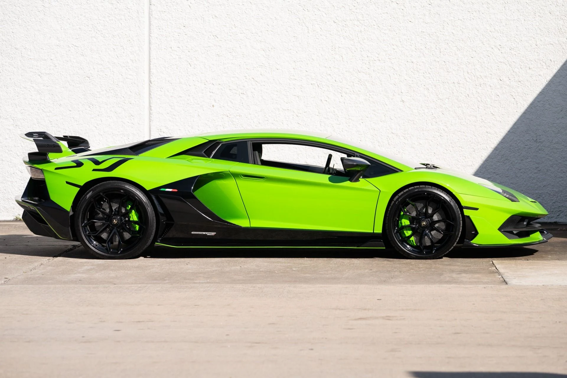 mph020_2765081652_Used_2019_Lamborghini_Aventador_LP_770_4_SVJ_1771431359_0a4f1a4f4e