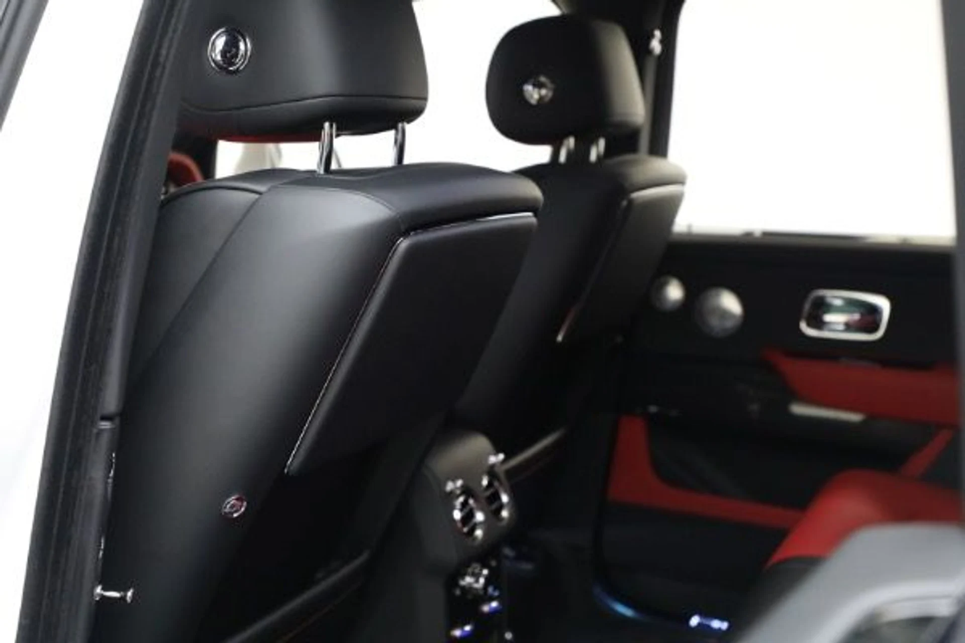 mph020_2767919629_Used_2026_Rolls_Royce_Black_Badge_Cullinan_32780fe47c