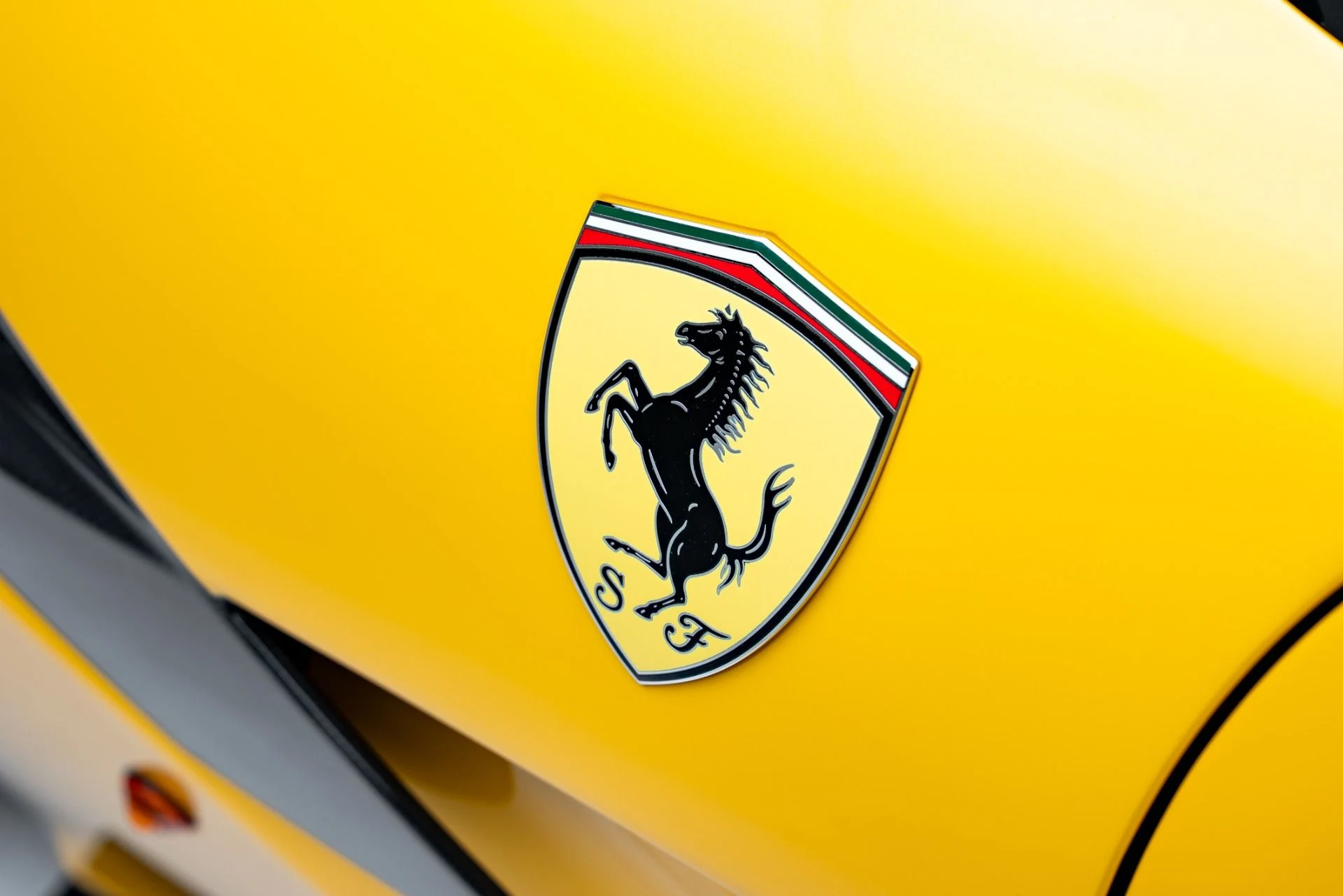 mph020_2769076534_Used_2017_Ferrari_F12tdf_1777399989_cbaf232453