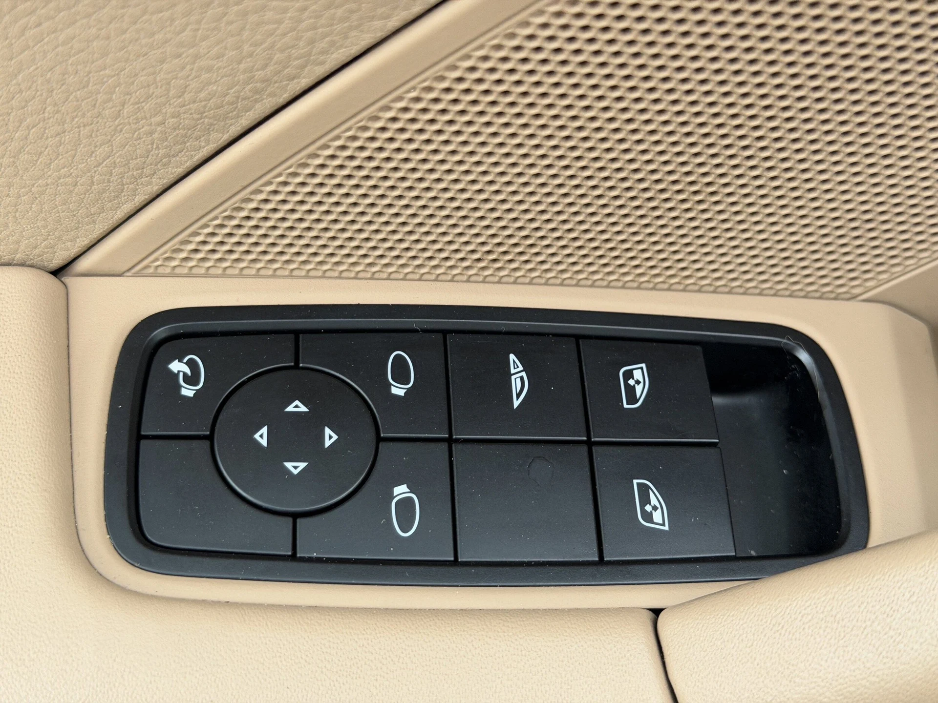 mph020_2769916429_ea7ae48651721b2d1ddf1a88f932e0acx_7bd2f12b5c