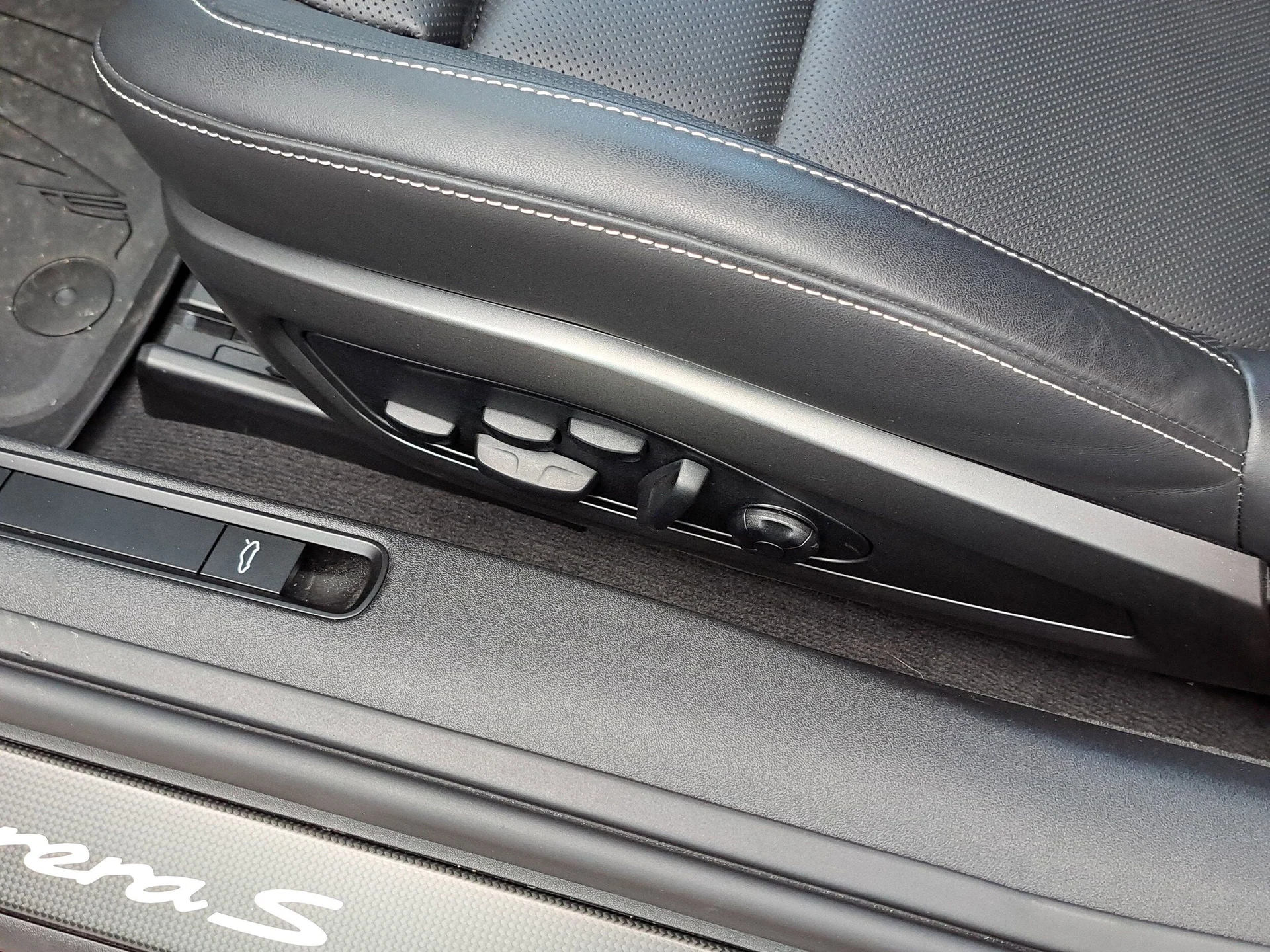 mph020_2774082813_7f73657a58c83dbcd674206e188c78cbx_d5372f1cf0