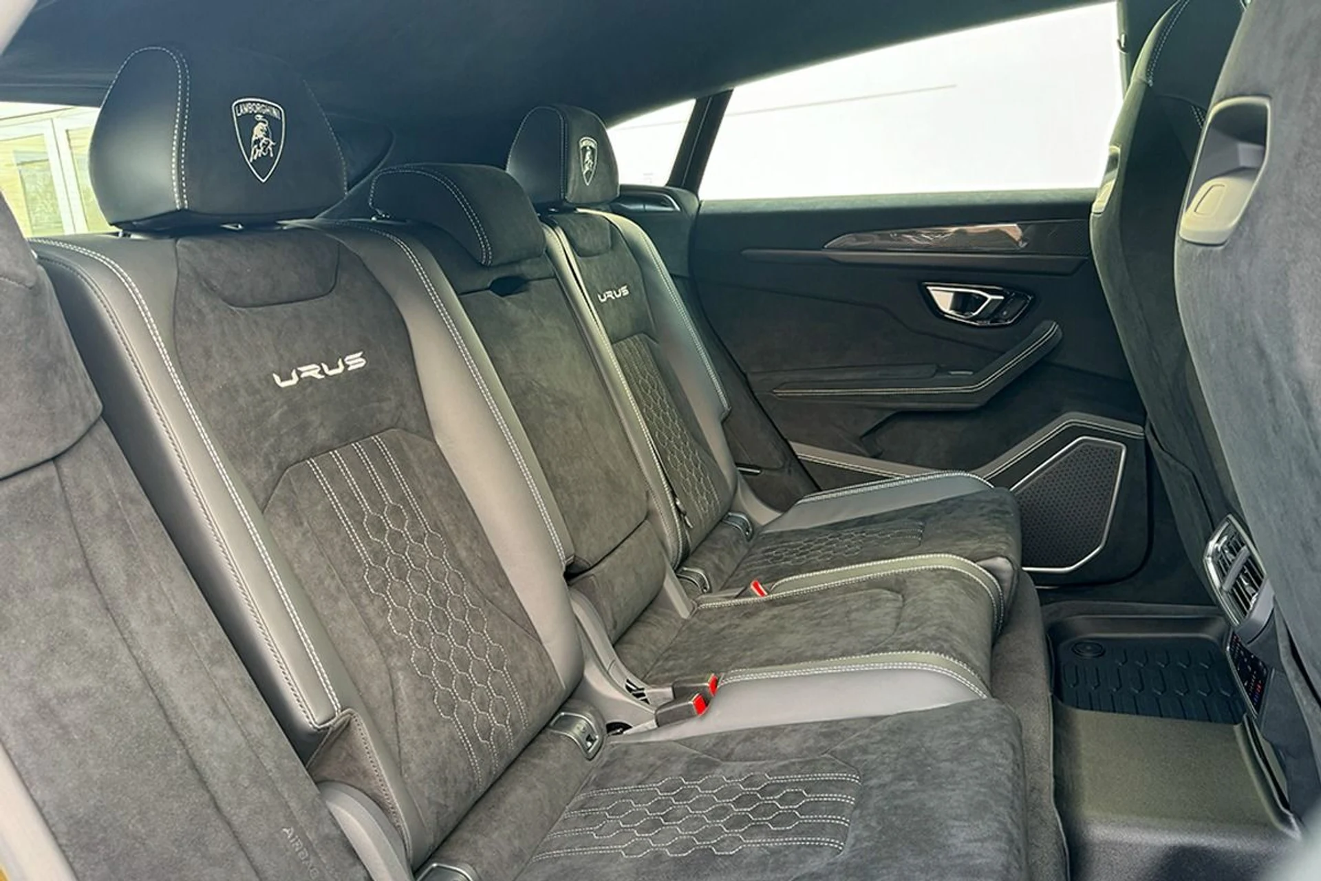 mph020_2780697172_Used_2024_Lamborghini_Urus_Performante_1737380299_aa7d314b86