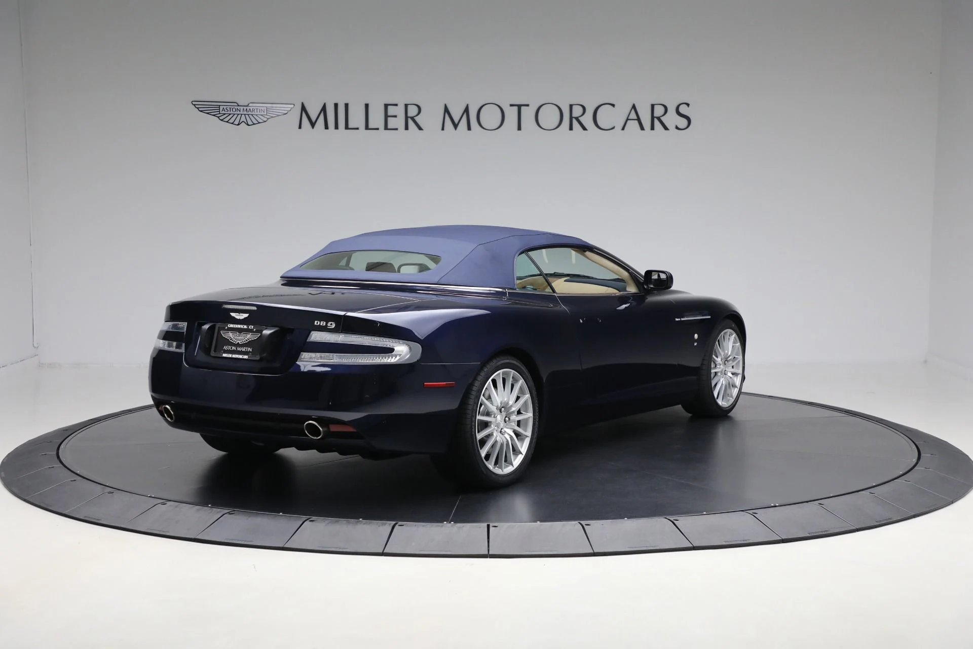 mph020_2780940172_Used_2007_Aston_Martin_DB_9_Volante_79f31465da