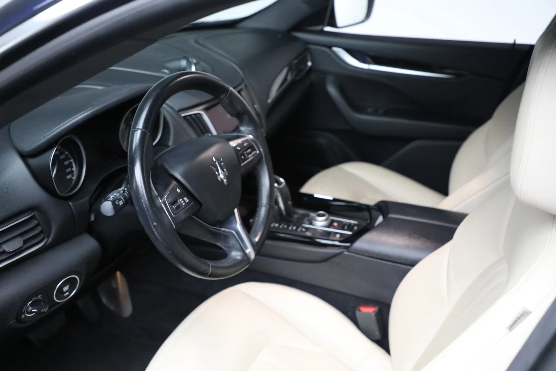 mph020_2784065599_Used_2019_Maserati_Levante_1763071914_1a3107b63d