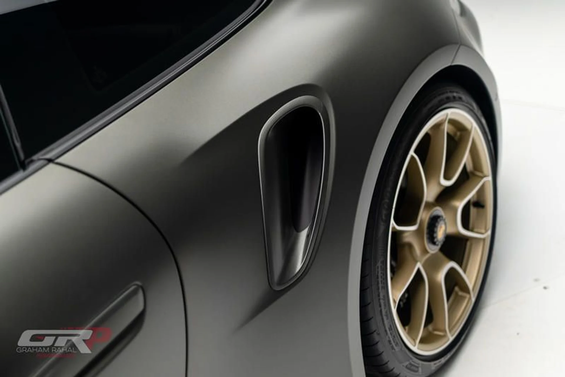 mph020_2786343571_776_CF_42_C_4378_4_CC_6_ABA_6_587_AD_115_B159_21a59d228b