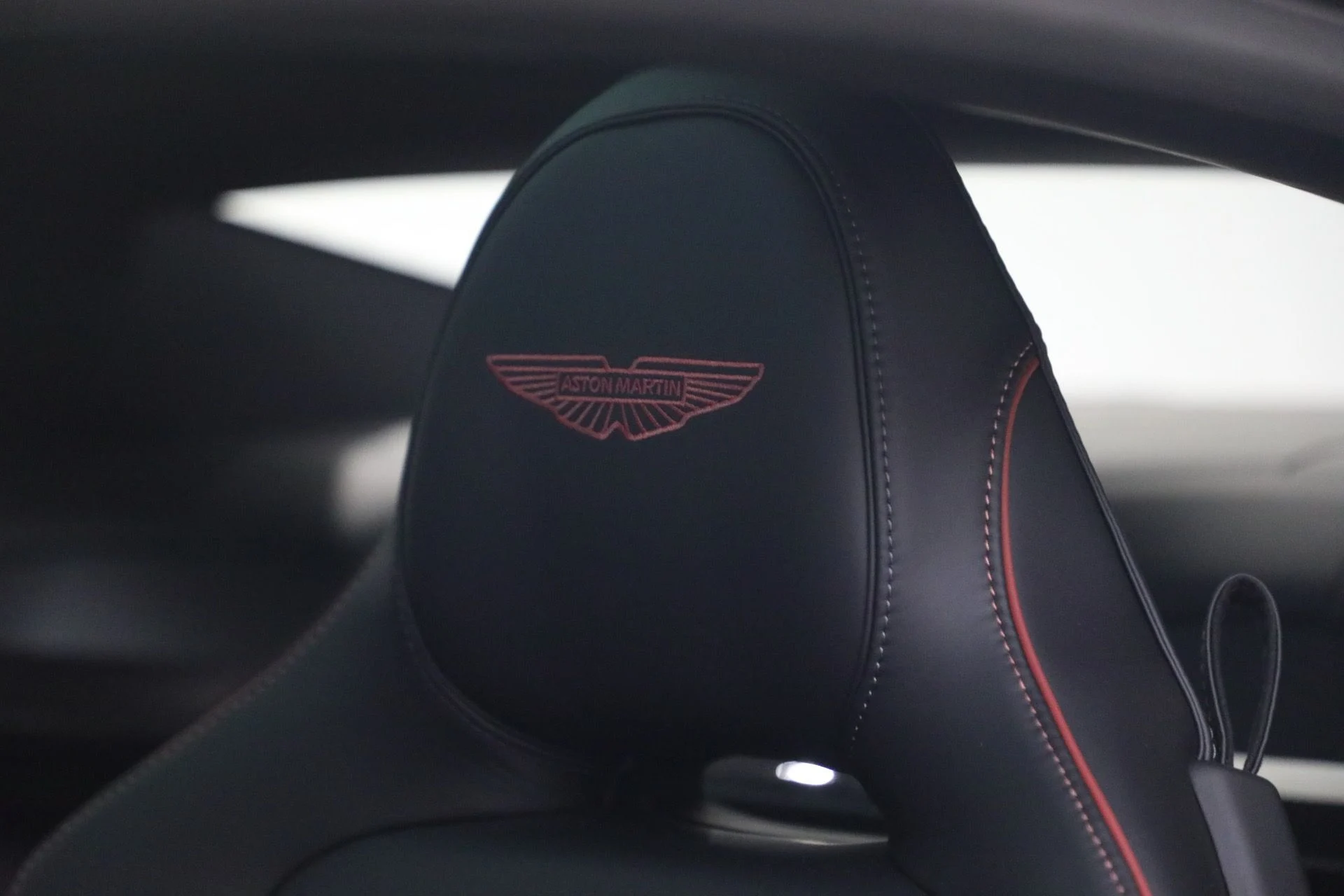 mph020_2787752258_Used_2026_Aston_Martin_Vanquish_1787327512_15b08dcf3c