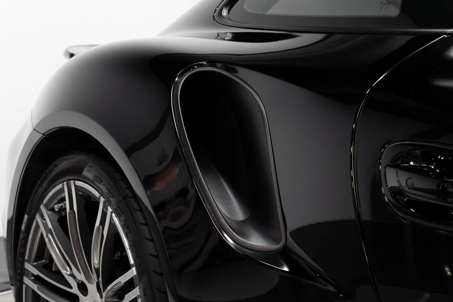 mph020_2788059639_Used_2015_Porsche_911_Turbo_S_1761834686_09765b21f0