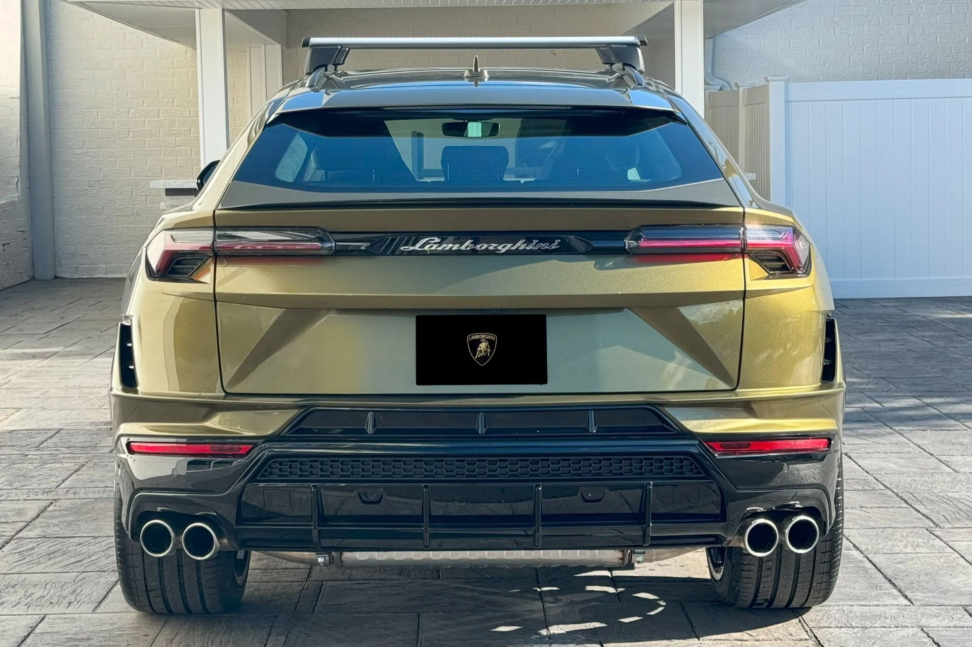 mph020_2789738152_Used_2024_Lamborghini_Urus_S_1738172756_0b2f4c5095