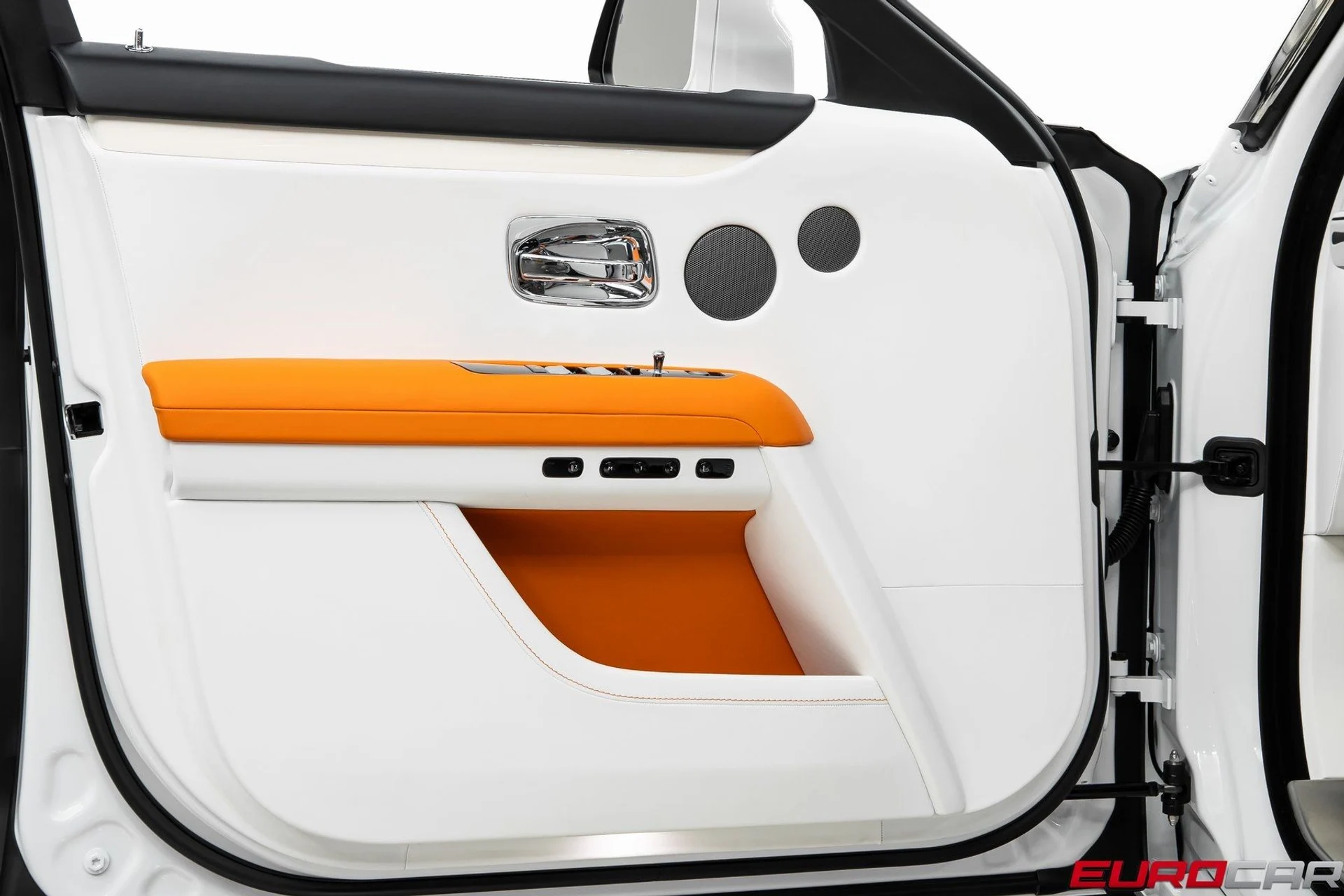 mph020_2815493162_image_21_c915c72611