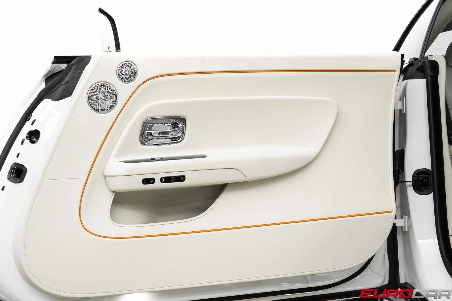 mph020_2815630476_image_21_53754e82a2