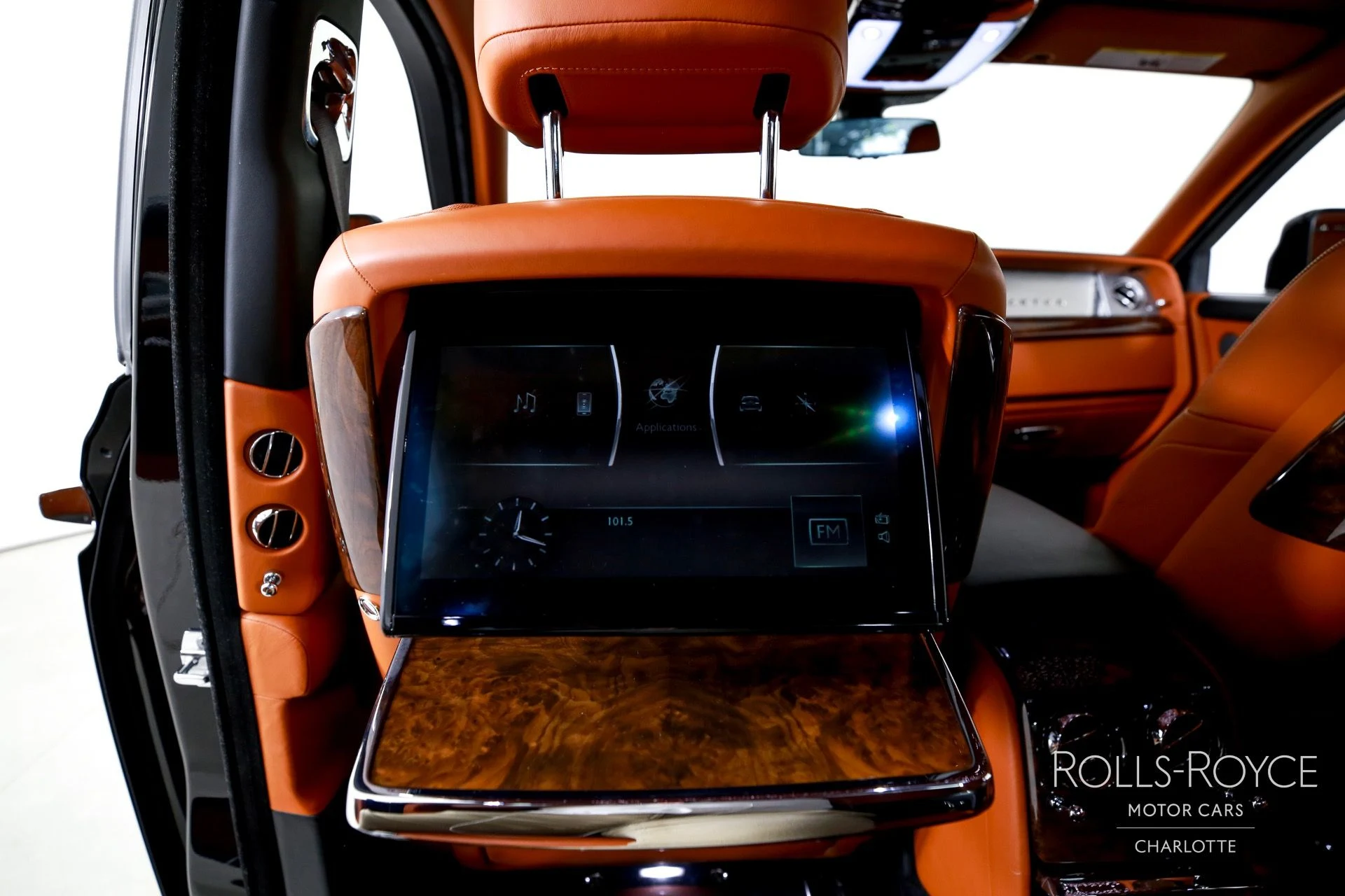 mph020_2818012647_Used_2018_Rolls_Royce_Phantom_1754410279_1f021add43