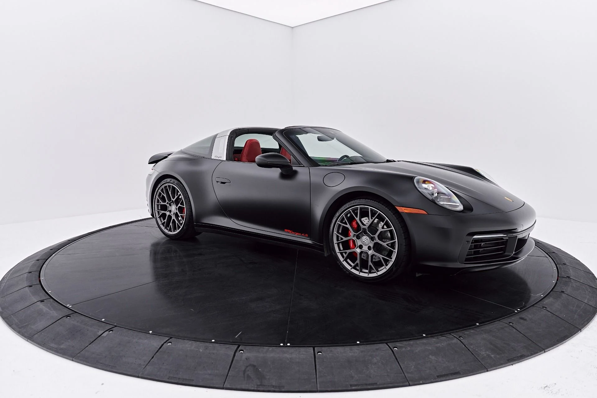 mph020_2828429663_Used_2021_Porsche_911_Targa_4_S_1786672003_5c6c7f477c