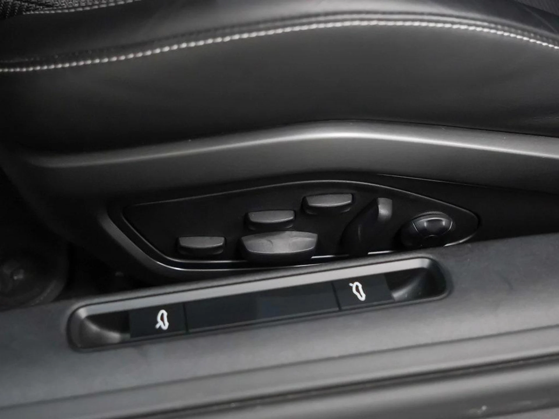 mph020_2848289906_x4vwb8_F_Rhi3_SH_3h_d5hv_SJA_Jp_Cs_8e6ba74d3a