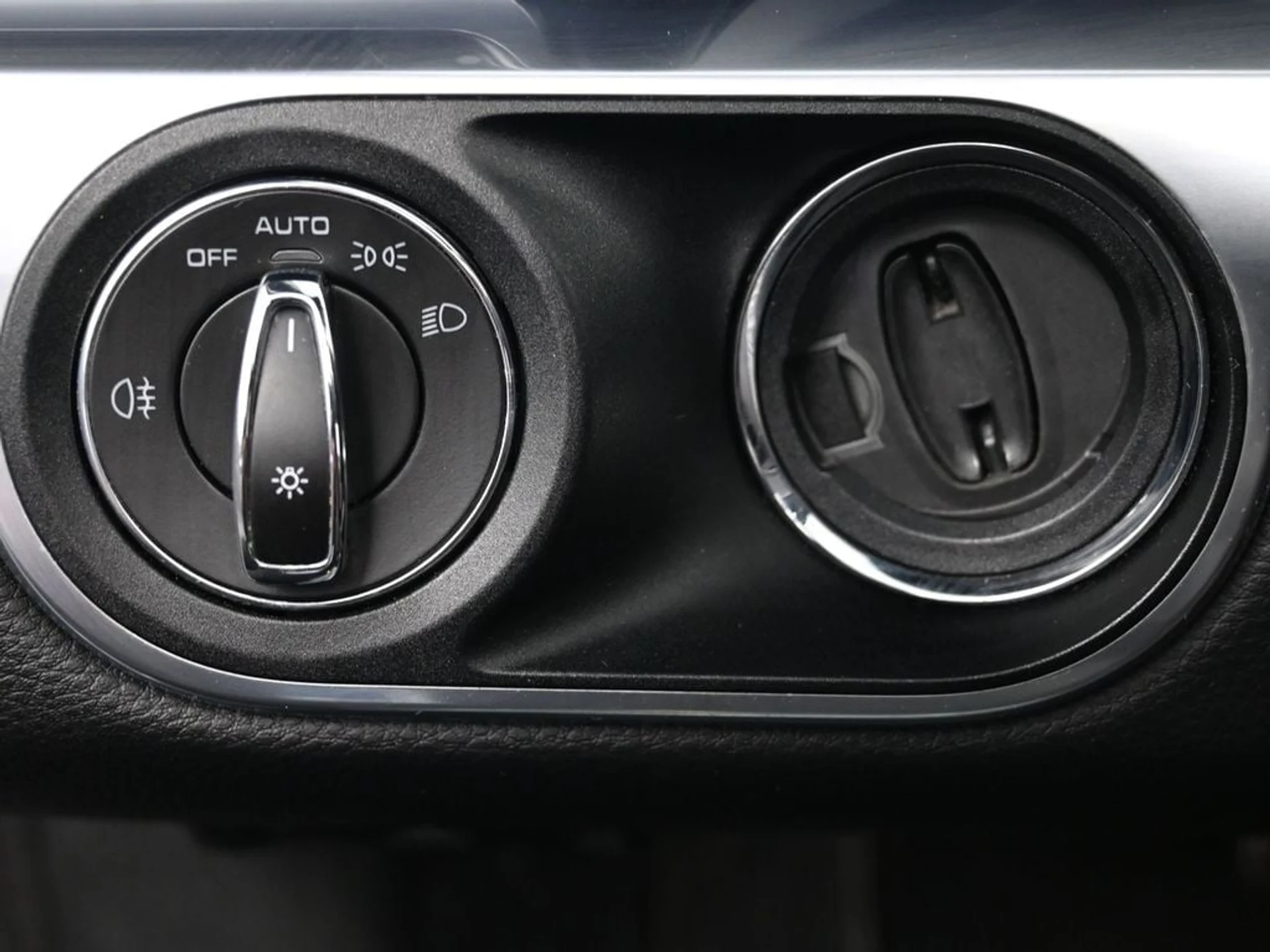 mph020_2851763834_c6b10f3ae2fbbe3ebfd942d538590335x_4a0c64095c