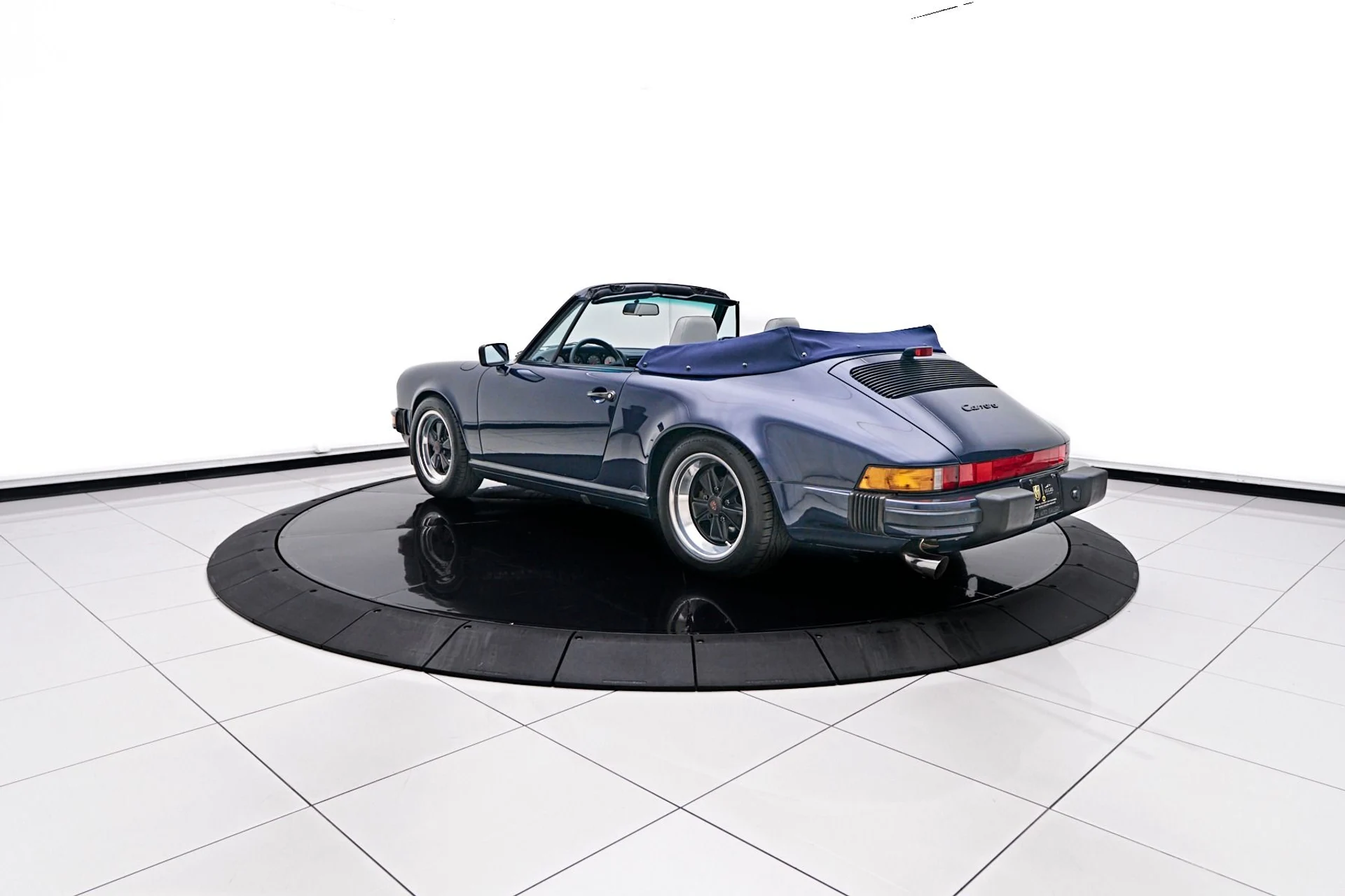 mph020_2852064070_Used_1988_Porsche_911_Carrera_1745954196_49a0244167