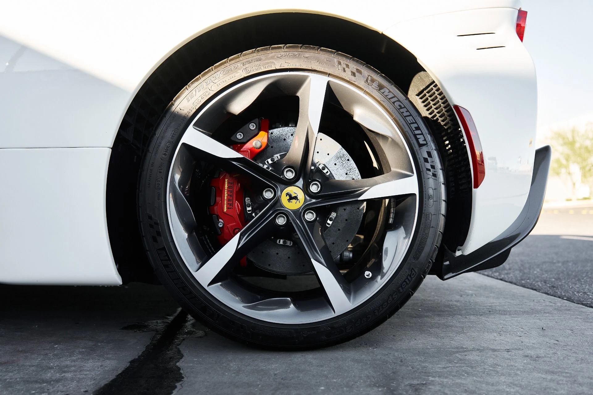 mph020_2858980875_Used_2023_Ferrari_SF_90_Stradale_Base_1762650943_cb6de38cdf