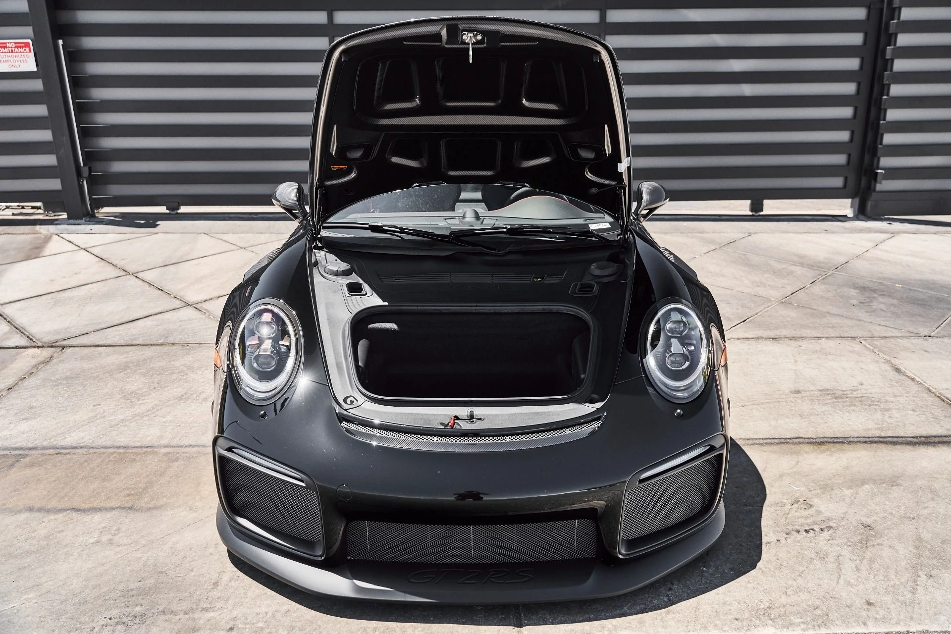 mph020_2862338738_Used_2018_Porsche_911_GT_2_RS_1778880897_0a32ed835f