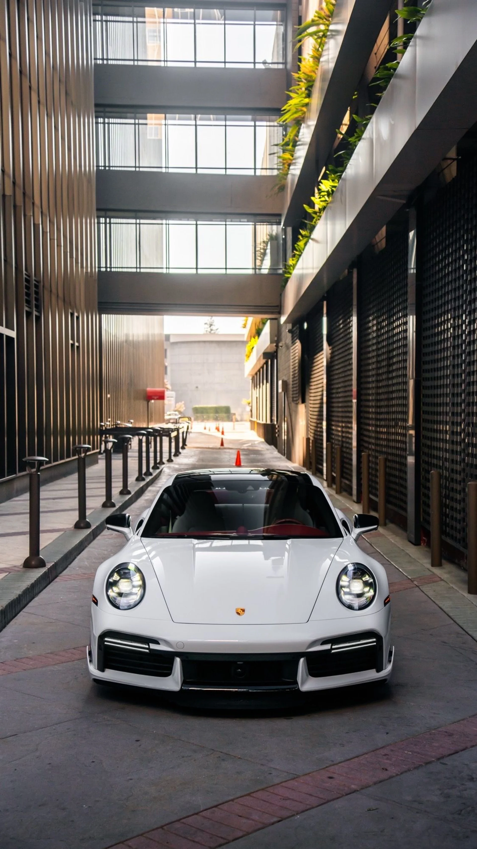 mph020_2863452815_Used_2022_Porsche_911_Turbo_S_1790876730_820cf39b23