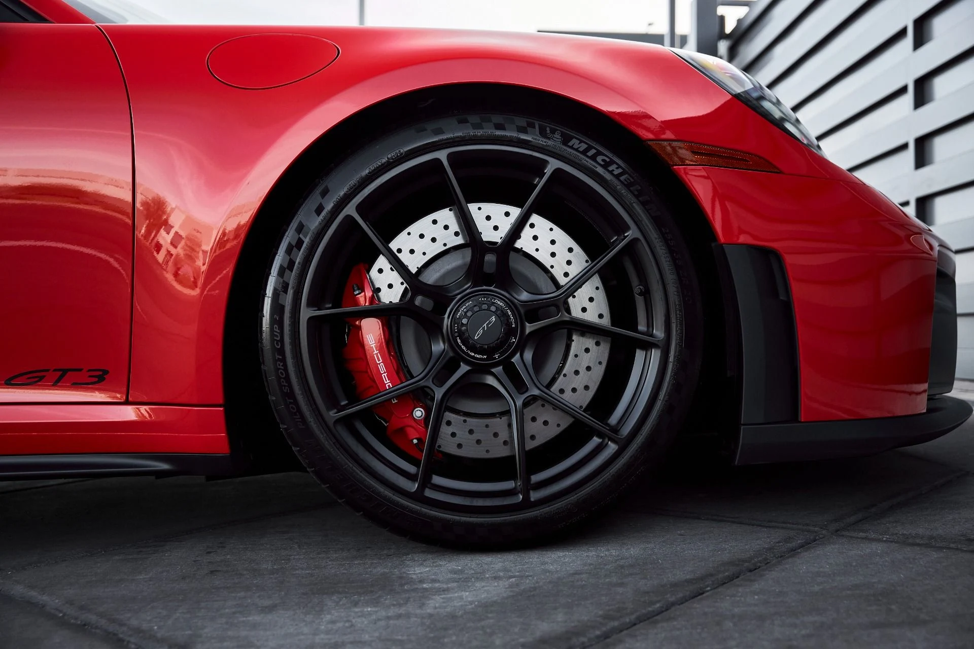 mph020_2867414432_Used_2025_Porsche_911_GT_3_1766514426_61afe0c522