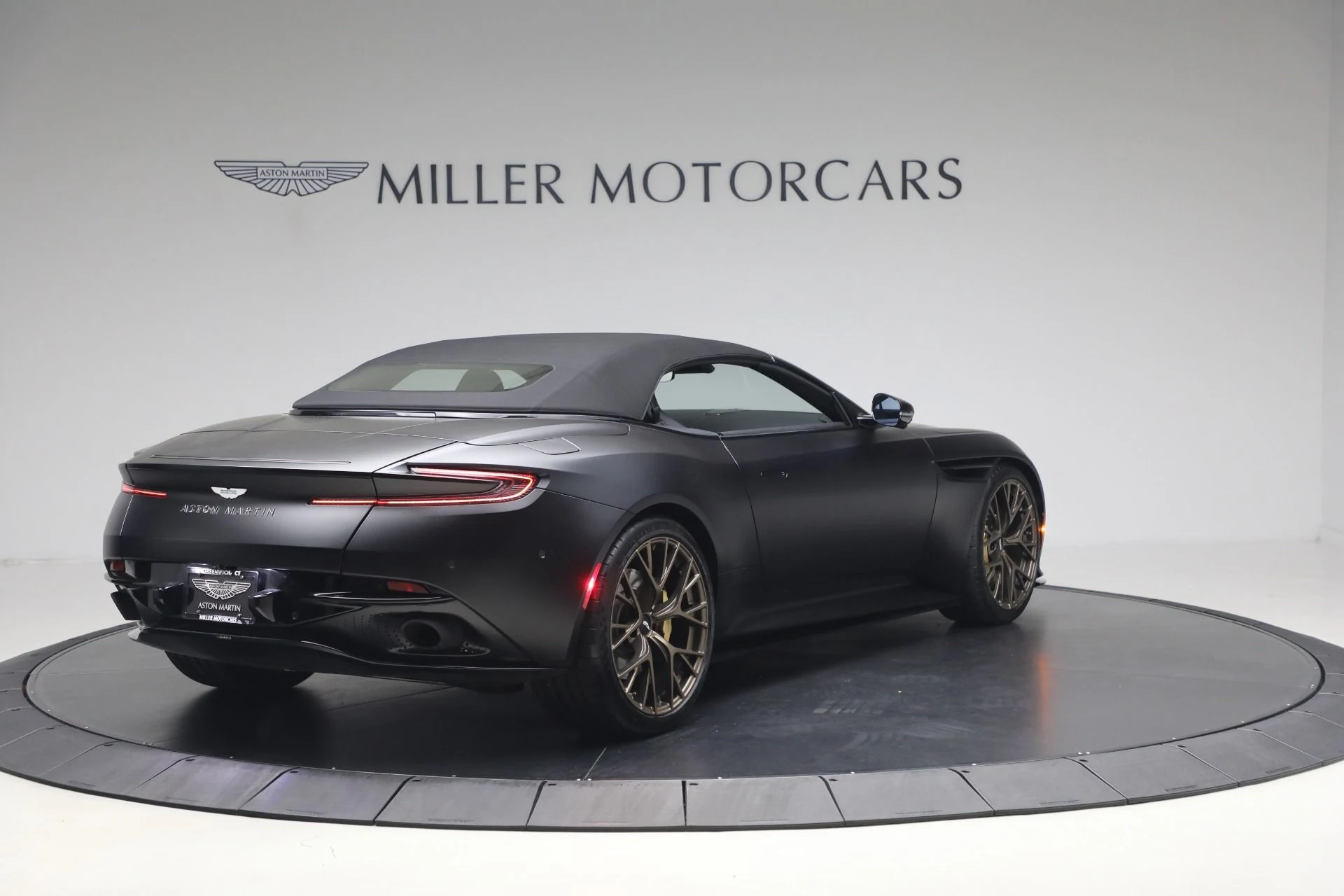 mph020_2874558060_Used_2024_Aston_Martin_DB_12_Volante_1778012465_12b3f6e62b