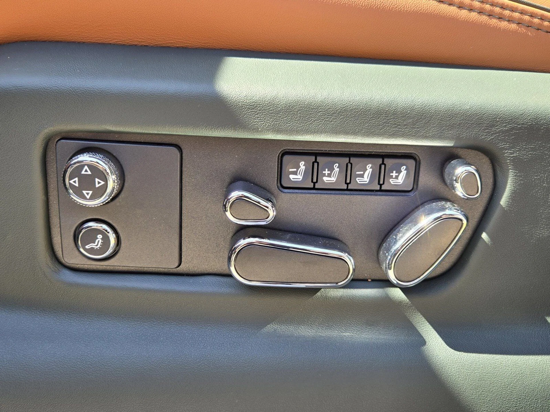 mph020_2875003394_c8f6493e105dff550ec363088ff2d717x_e206220add