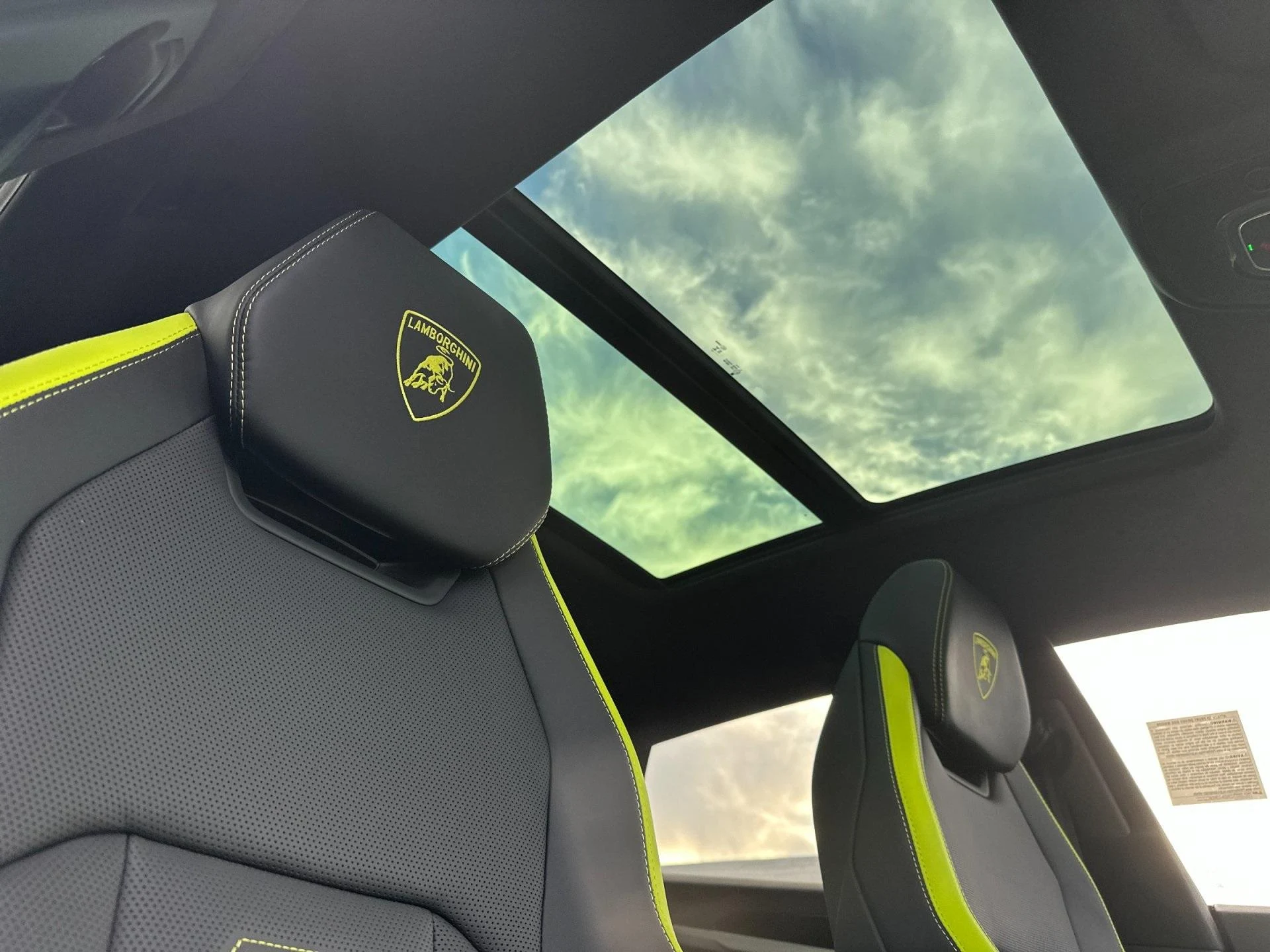 mph020_2877123728_New_2025_Lamborghini_Urus_SE_1762960329_e1c22ea4bc