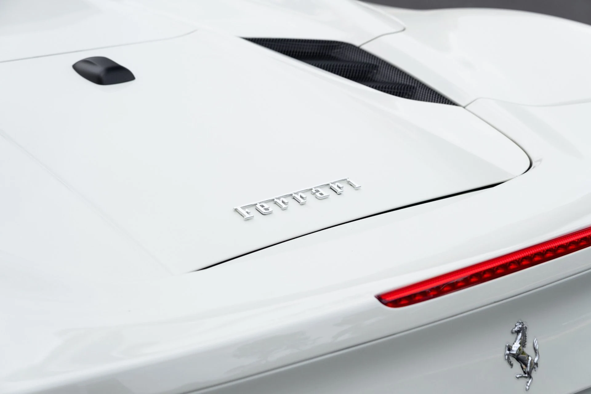 mph020_2881985848_Used_2018_Ferrari_488_Spider_1779900992_103920aa86