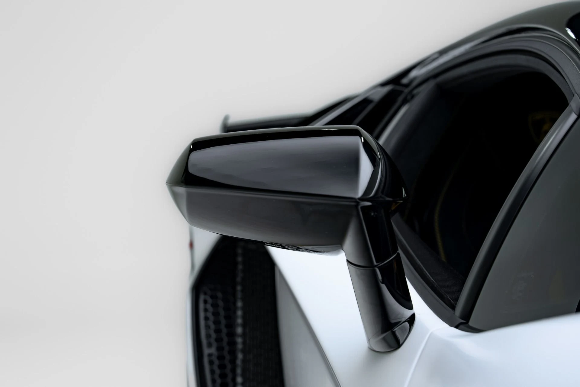 mph020_2894638160_Used_2021_Lamborghini_Aventador_LP_770_4_SVJ_1776372314_7d0bd1c66d