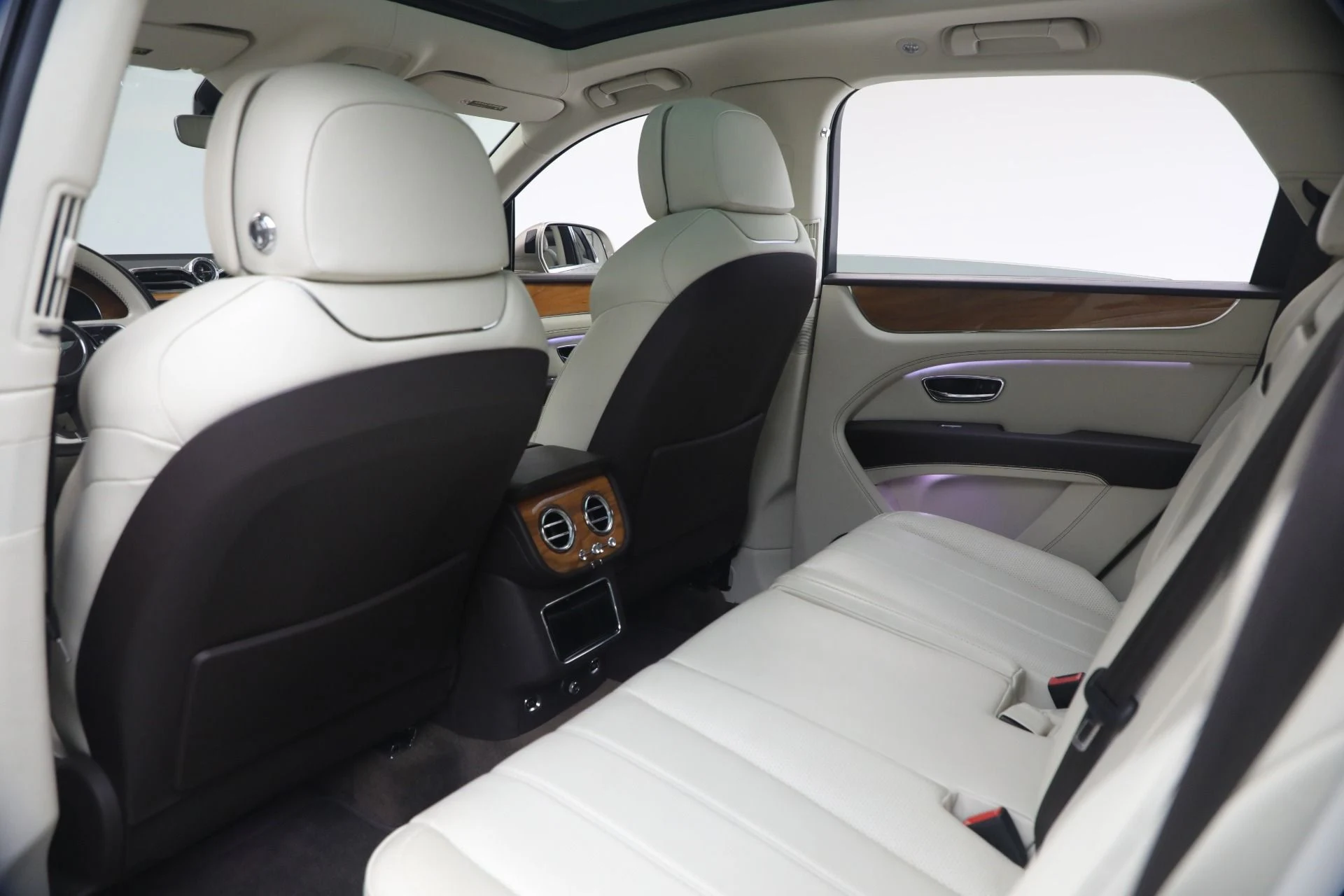 mph020_2894791733_Used_2021_Bentley_Bentayga_V8_1780783522_cec5973fce