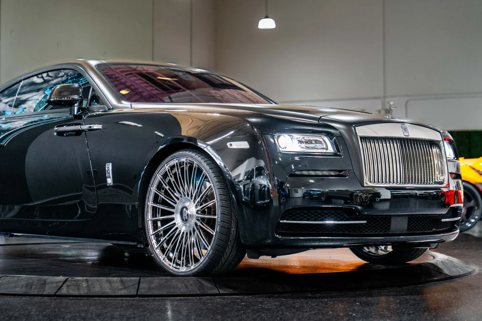 mph020_2898234219_Used_2014_Rolls_Royce_Wraith_360000_MSRP_Starlight_Headliner_24_Wheels_1765746273_d9fb90b37a